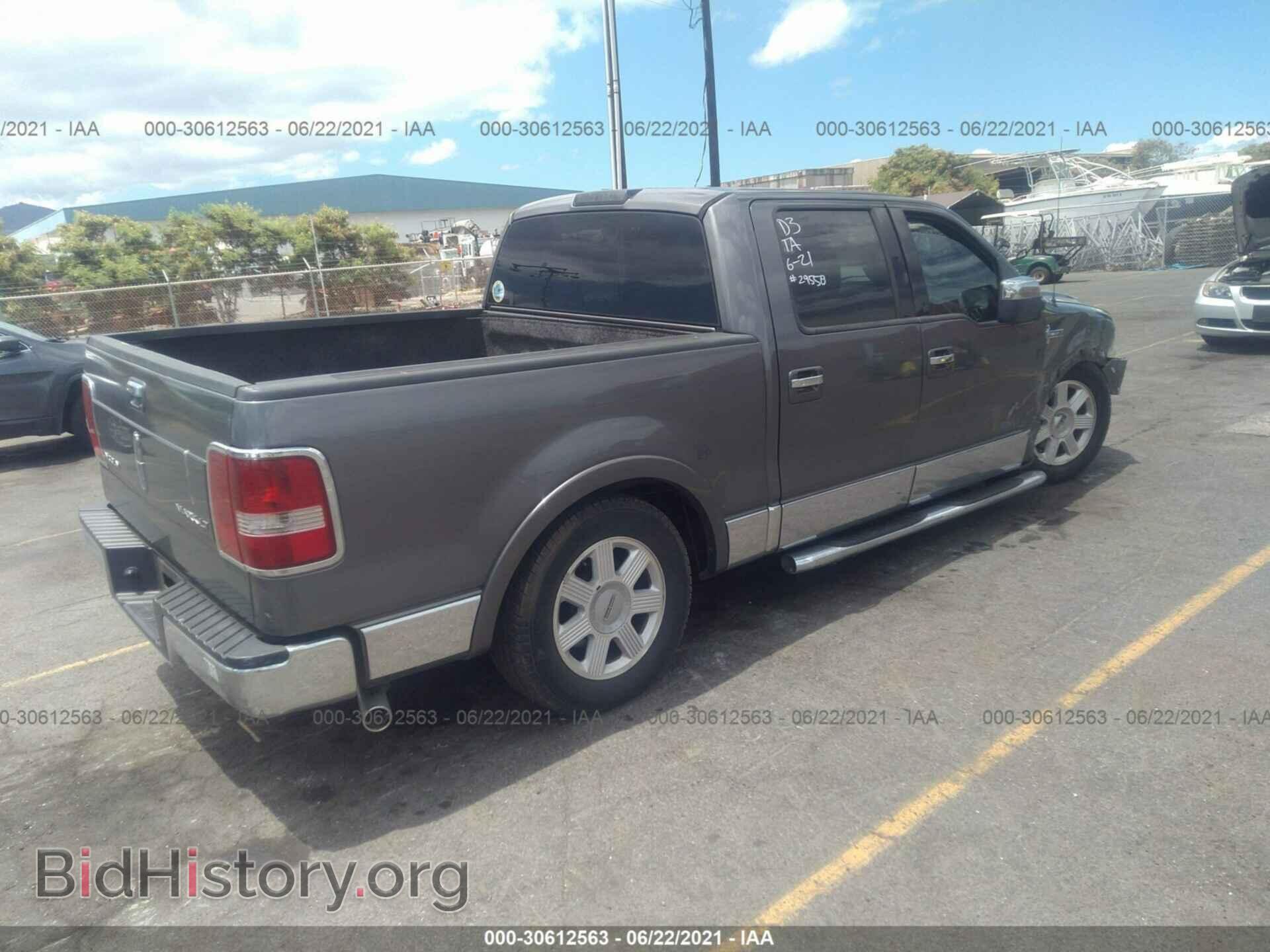 2008 LINCOLN MARK LT - VIN: 5LTPW16568FJ04200 - Photo 4