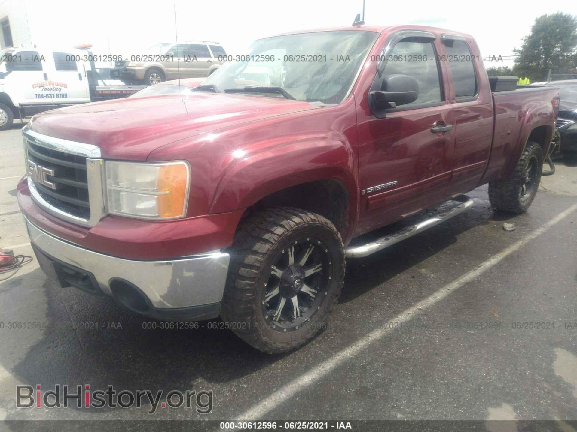 2007 GMC SIERRA 1500 - VIN: 2GTEK19J371627890 - Фото 2