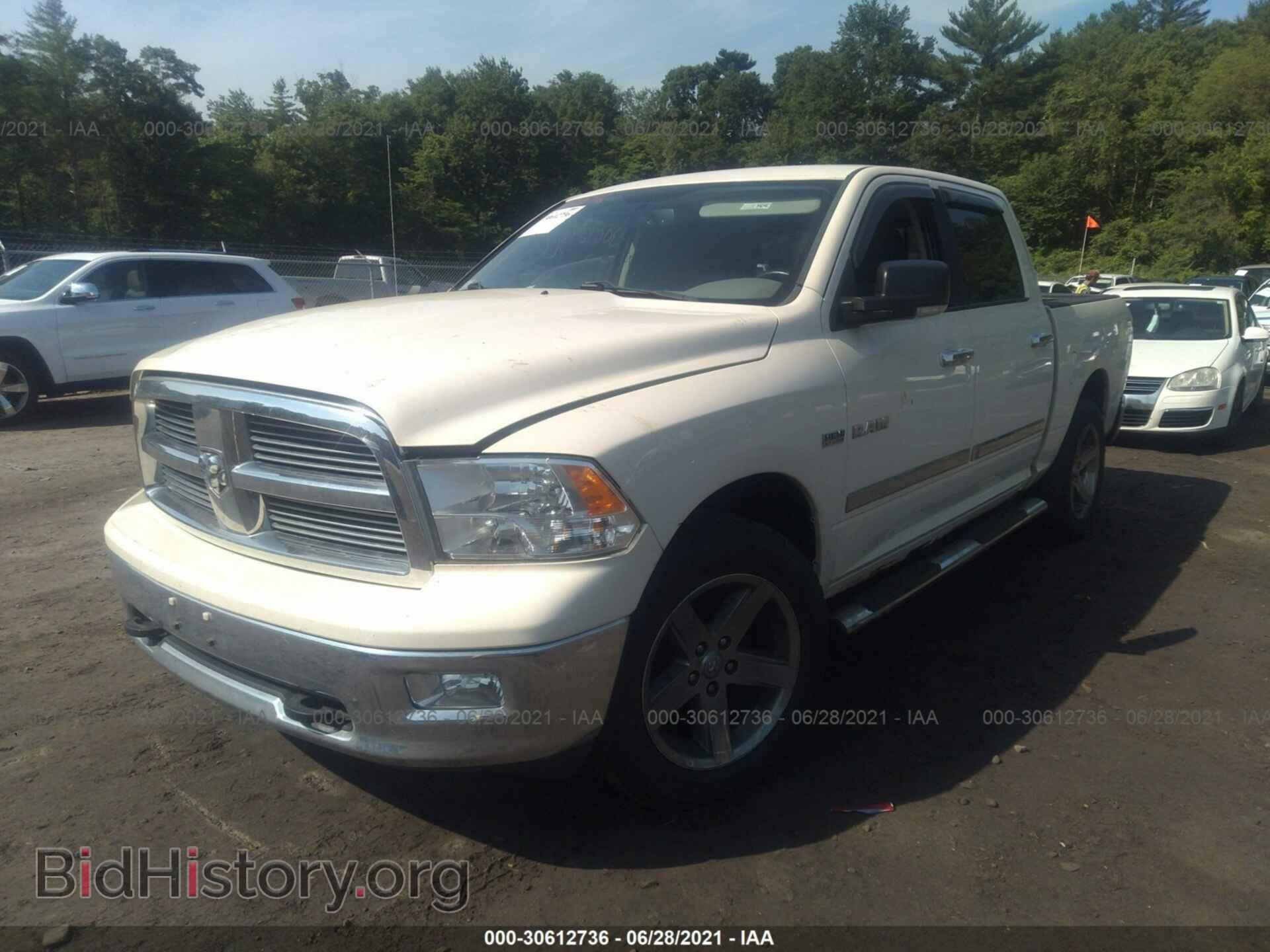 2010 DODGE RAM 1500 - VIN: 1D7RV1CT3AS227764 - Фото 2