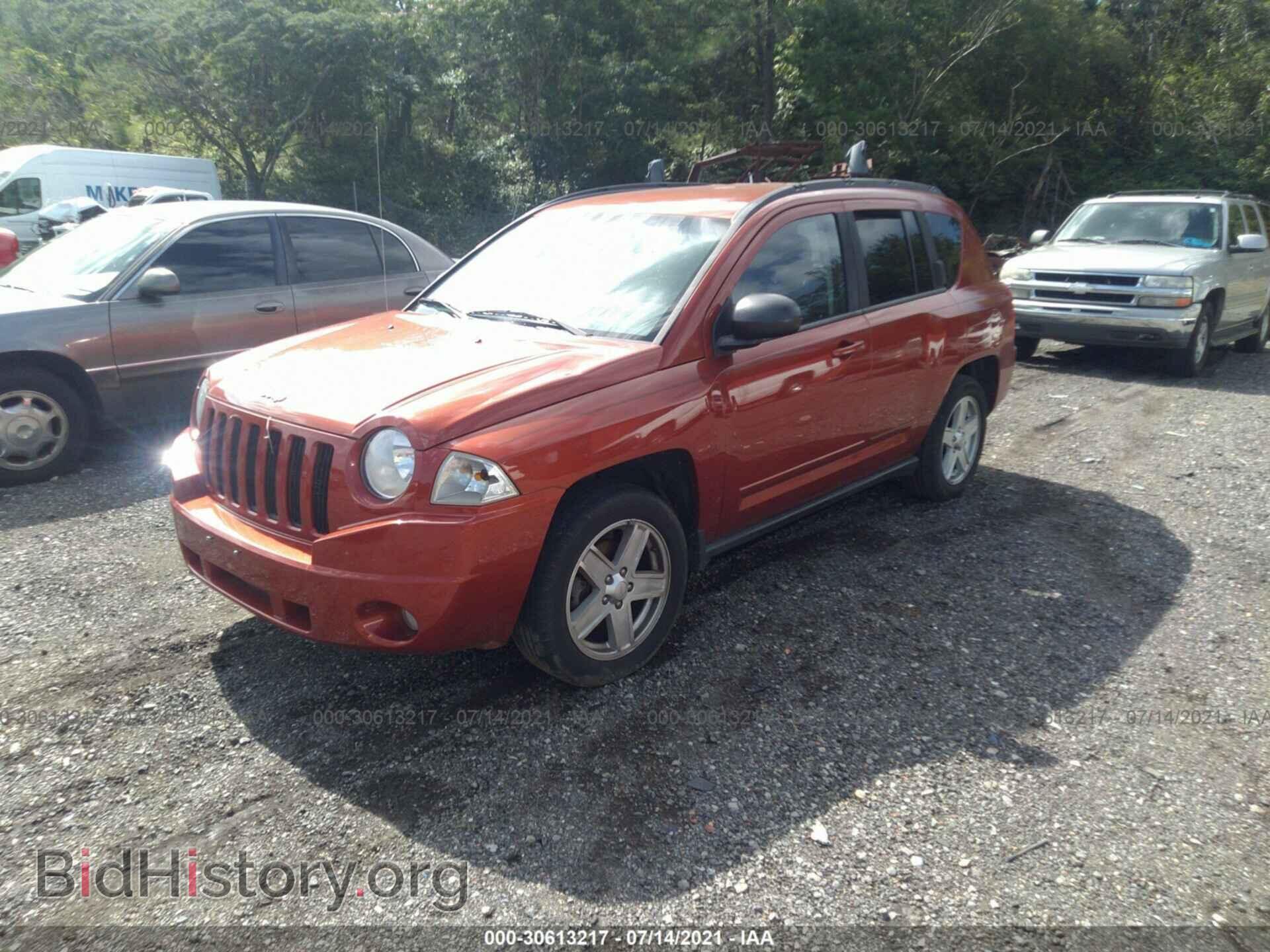 2010 JEEP COMPASS - VIN: 1J4NT4FB8AD537801 - Фото 2