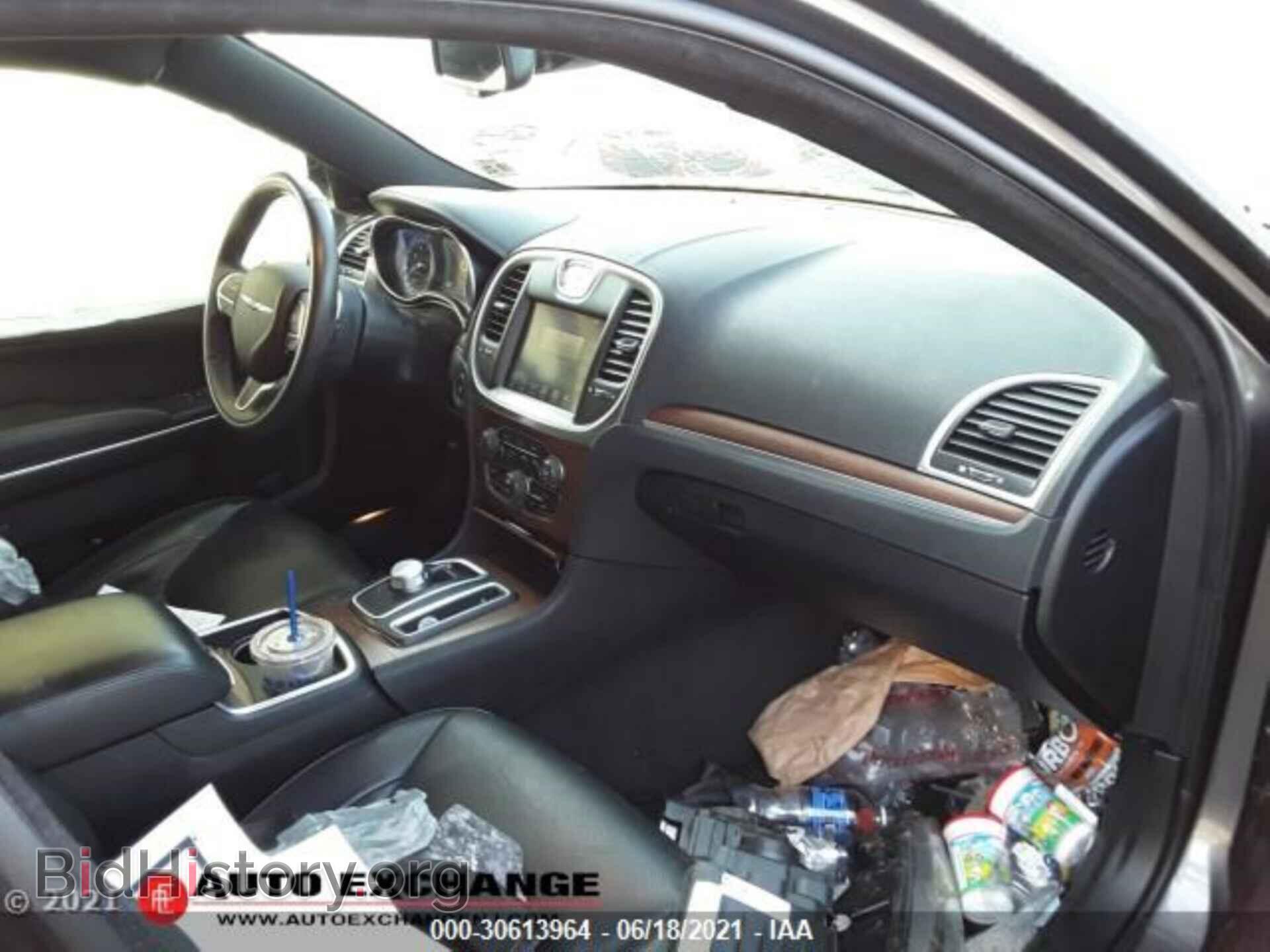 2016 CHRYSLER 300 - VIN: 2C3CCAPT7GH269956 - Фото 9
