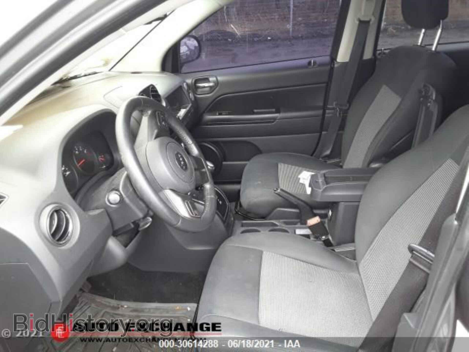 2012 JEEP COMPASS - VIN: 1C4NJDEB1CD650733 - Photo 8