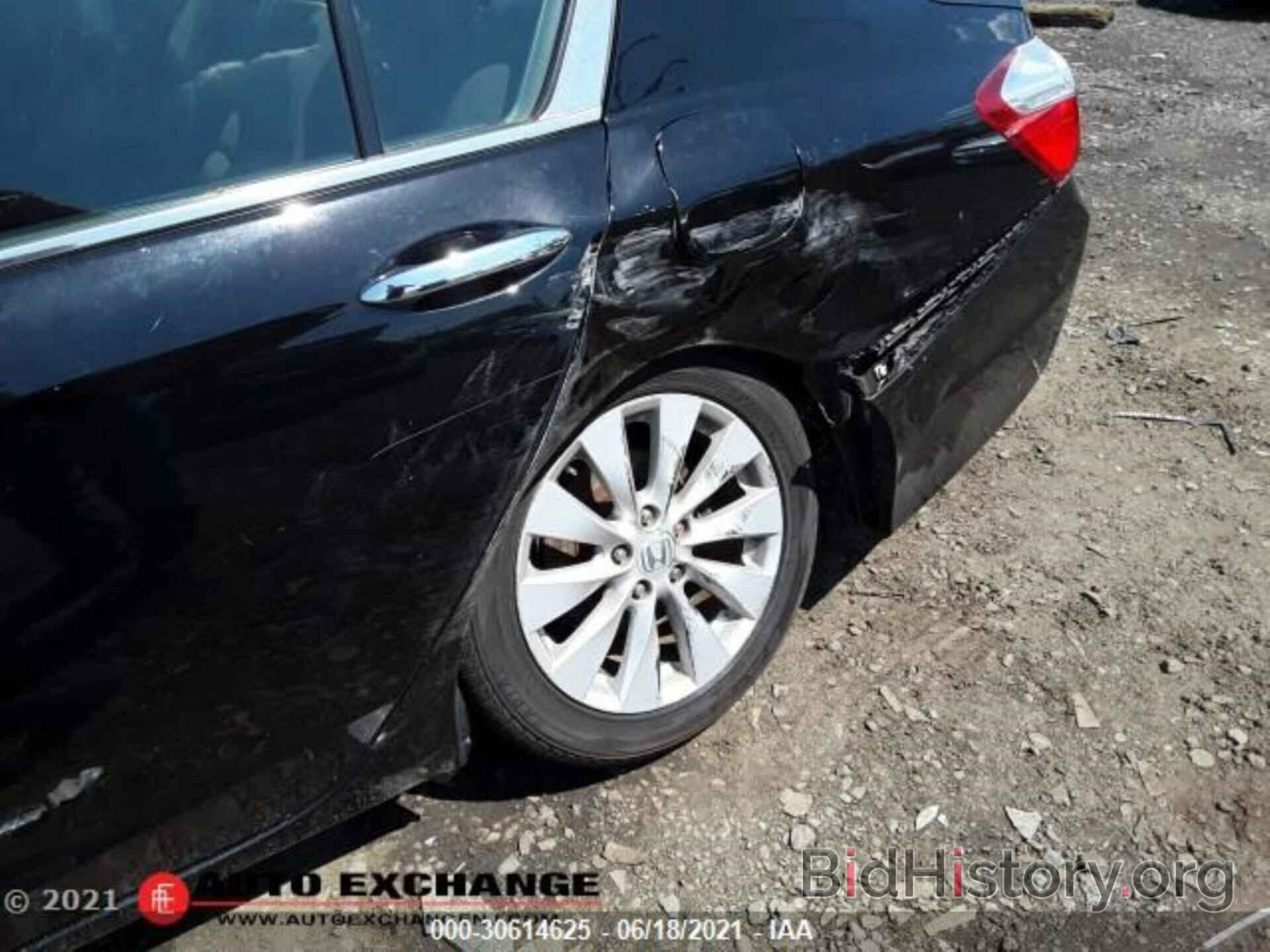 Photo 1HGCR2F74FA146831 - HONDA ACCORD SEDAN 2015