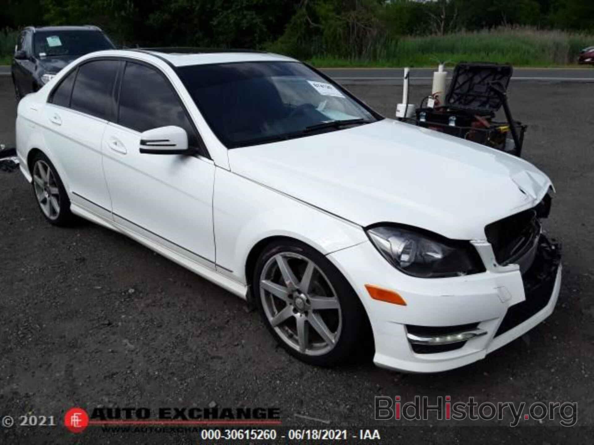 Фотография WDDGF8AB4DR260663 - MERCEDES-BENZ C-CLASS 2013