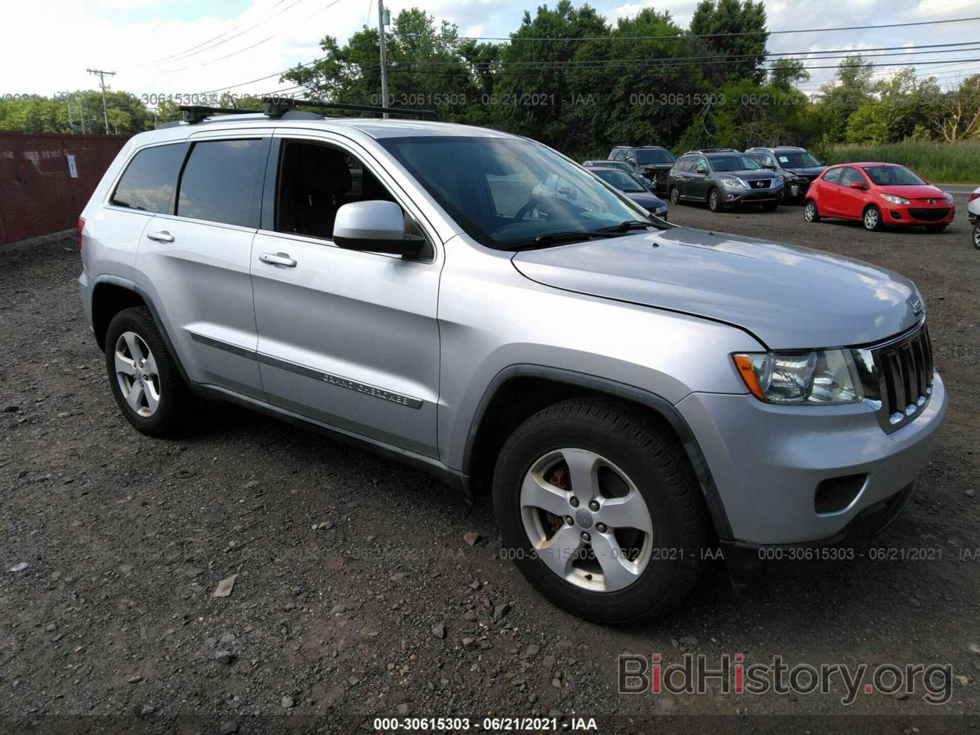 Photo 1J4RR4GG2BC542722 - JEEP GRAND CHEROKEE 2011