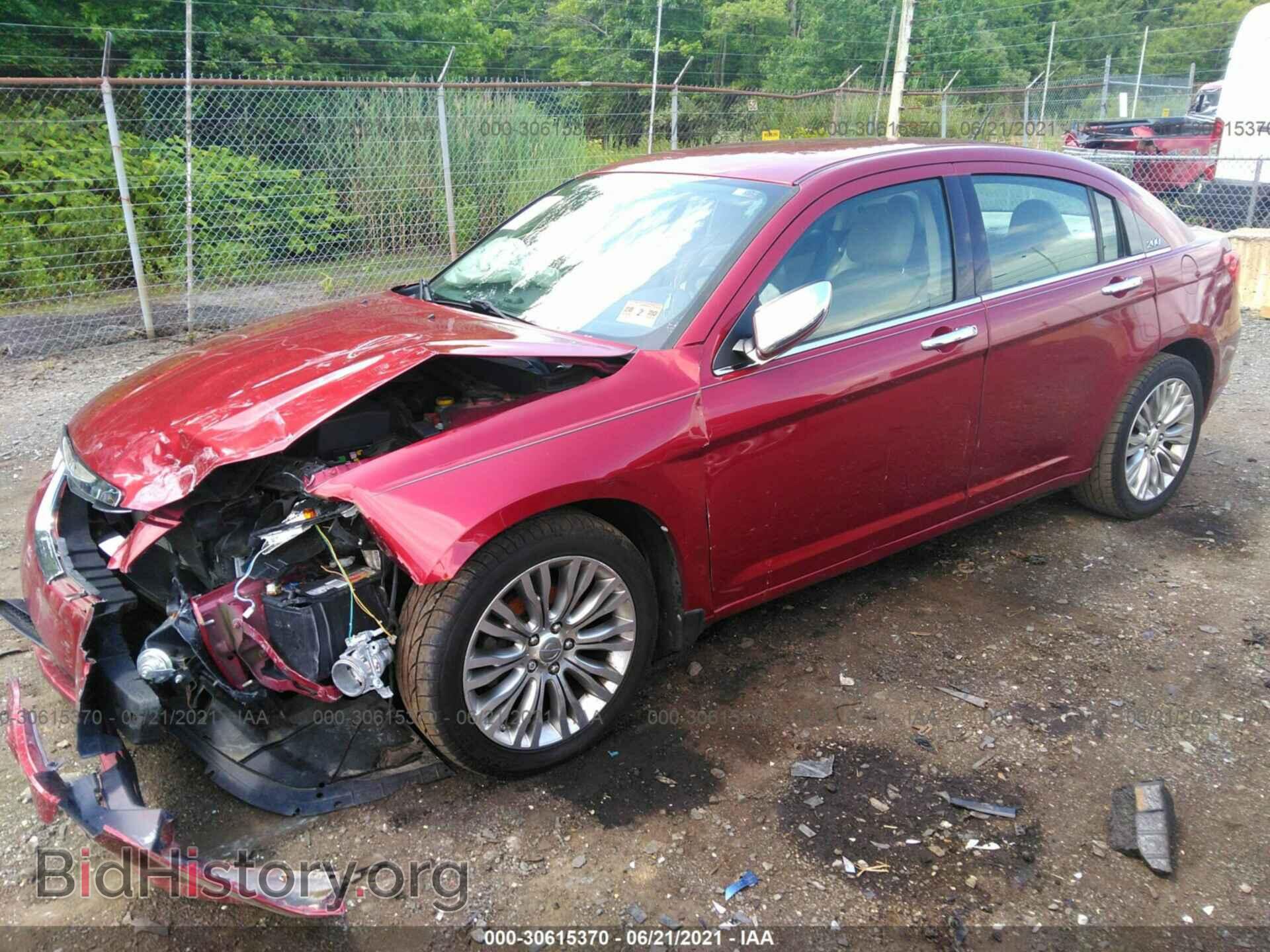 2013 CHRYSLER 200 - VIN: 1C3CCBCG9DN631870 - Photo 2