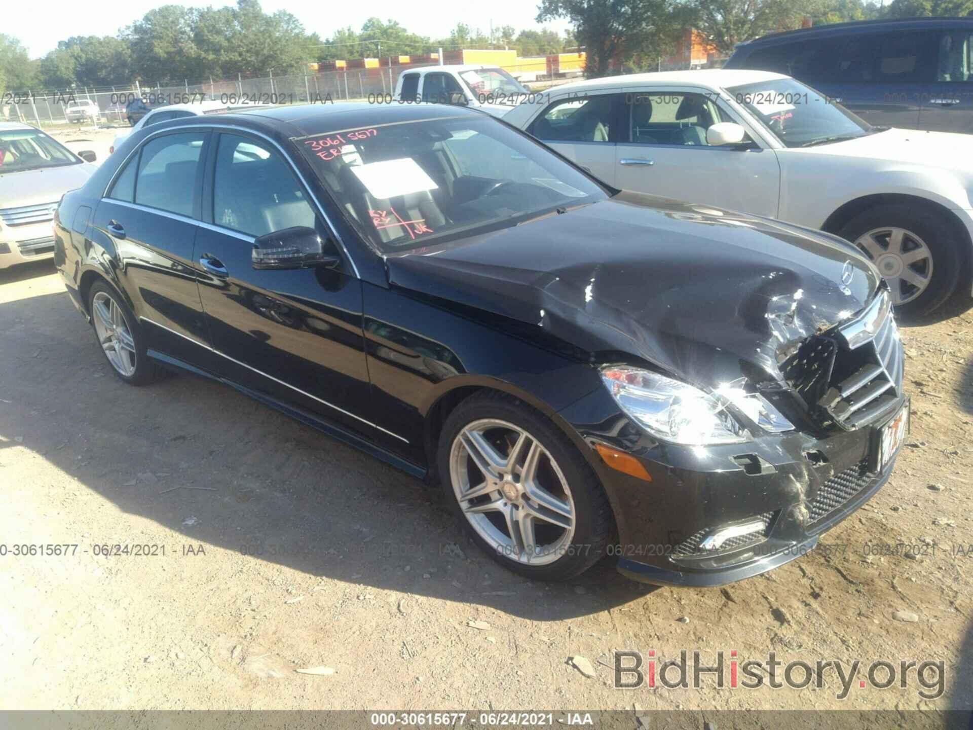 Photo WDDHF8HB8BA378429 - MERCEDES-BENZ E-CLASS 2011