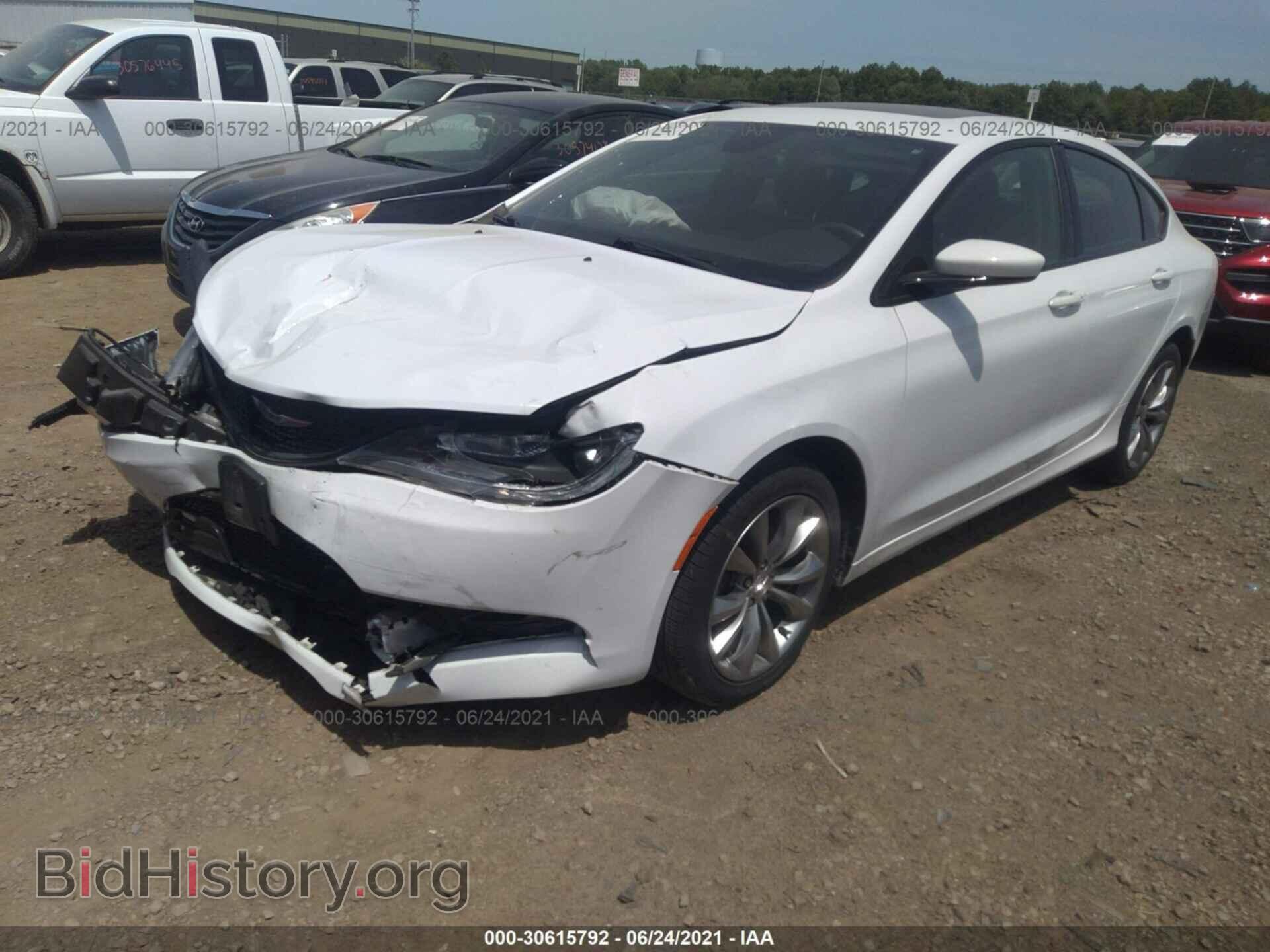 2016 CHRYSLER 200 - VIN: 1C3CCCBB5GN111858 - Фото 2