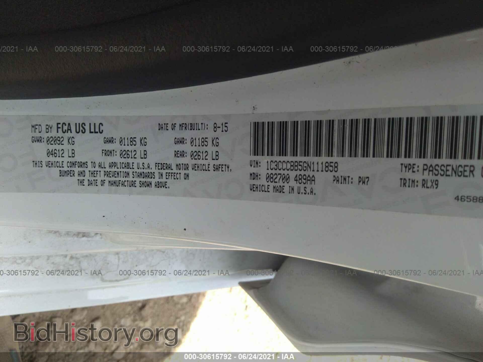 2016 CHRYSLER 200 - VIN: 1C3CCCBB5GN111858 - Фото 9