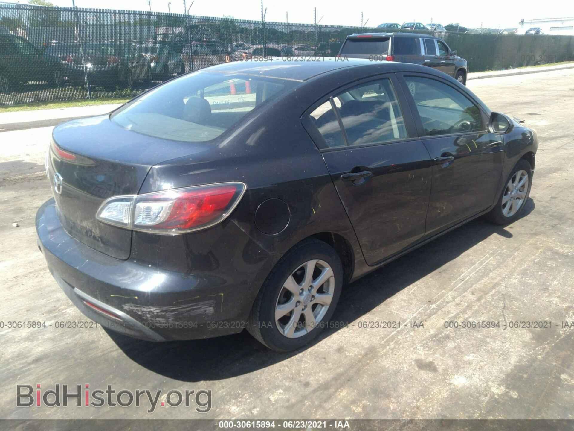 2011 MAZDA MAZDA3 - VIN: JM1BL1VG8B1397675 - Фото 4