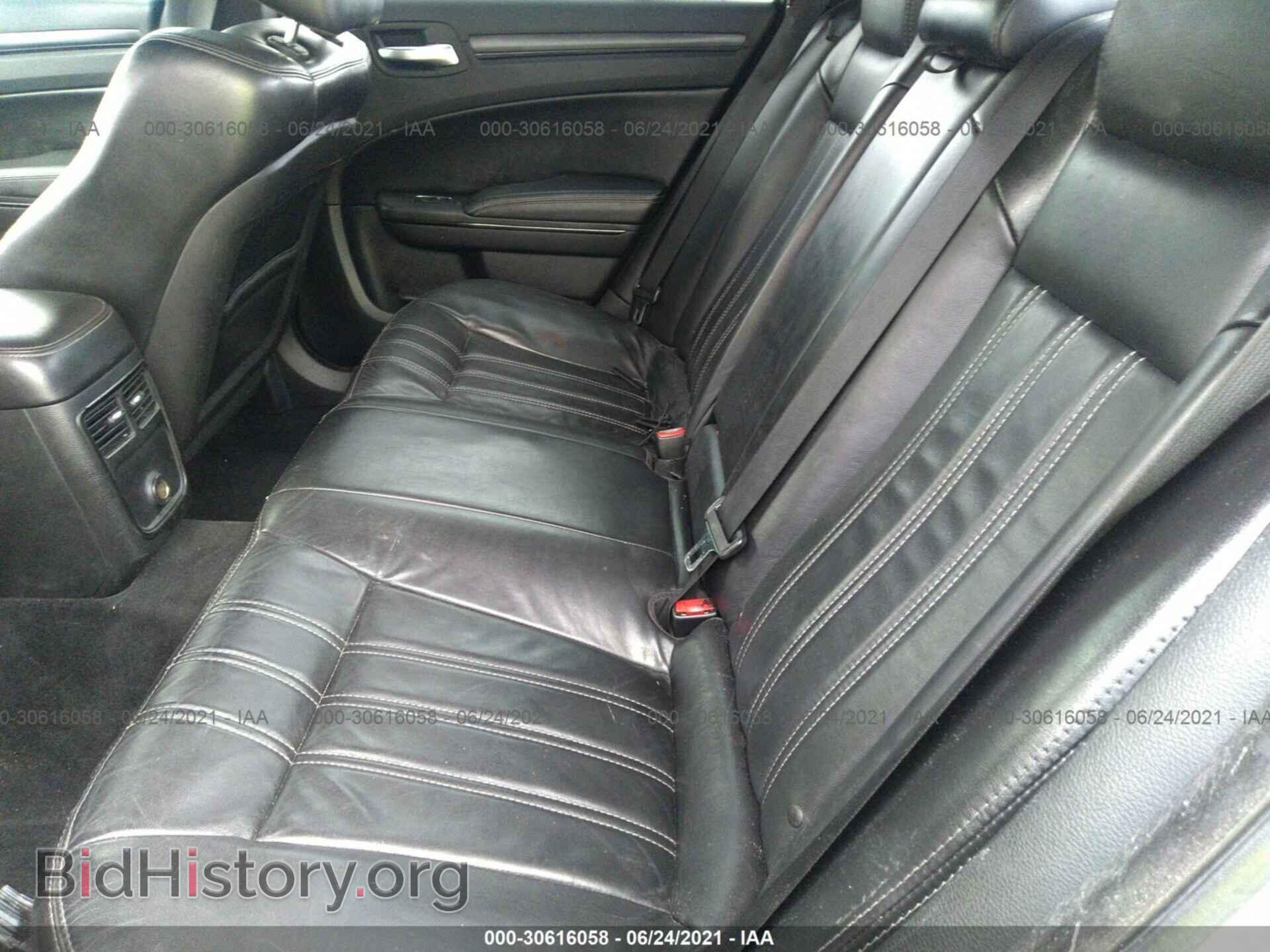 2012 CHRYSLER 300 - VIN: 2C3CCABG3CH313374 - Фото 8