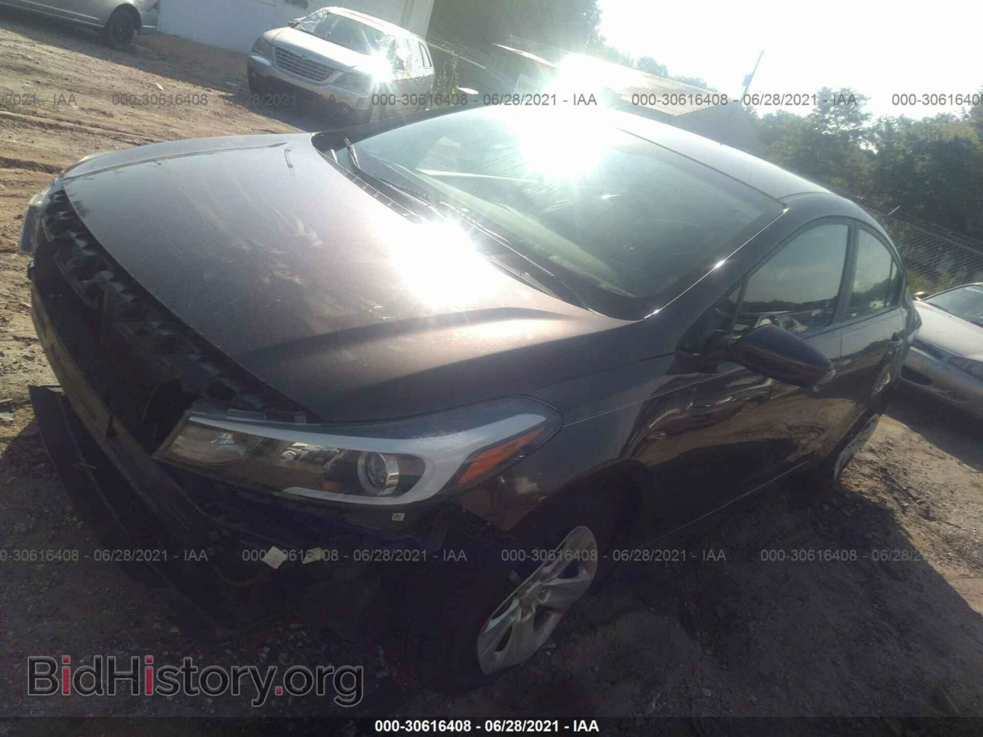 2017 KIA FORTE - VIN: 3KPFK4A73HE060459 - Фото 2