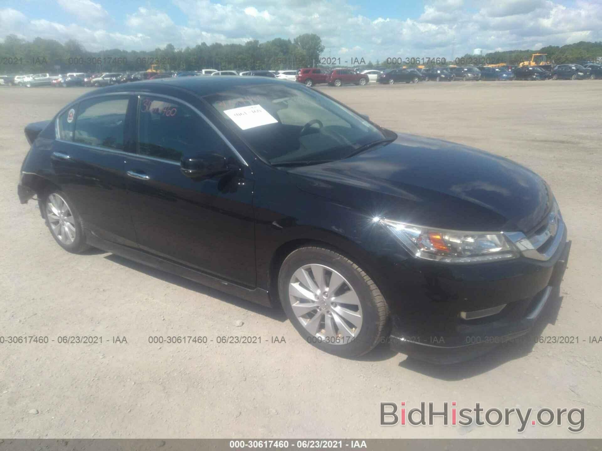 Photo 1HGCR3F96DA028865 - HONDA ACCORD SDN 2013