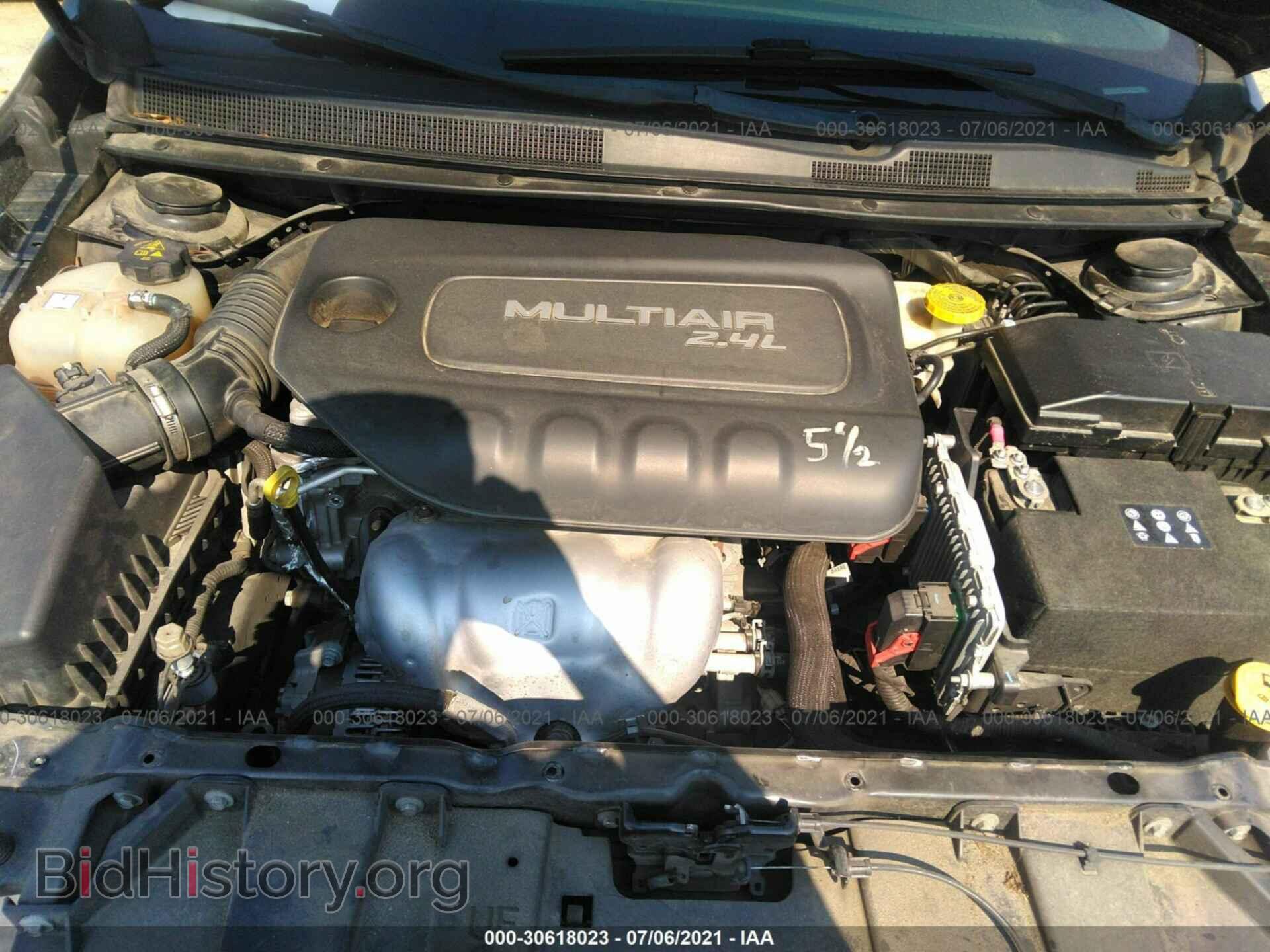 2016 CHRYSLER 200 - VIN: 1C3CCCAB7GN127352 - Photo 10