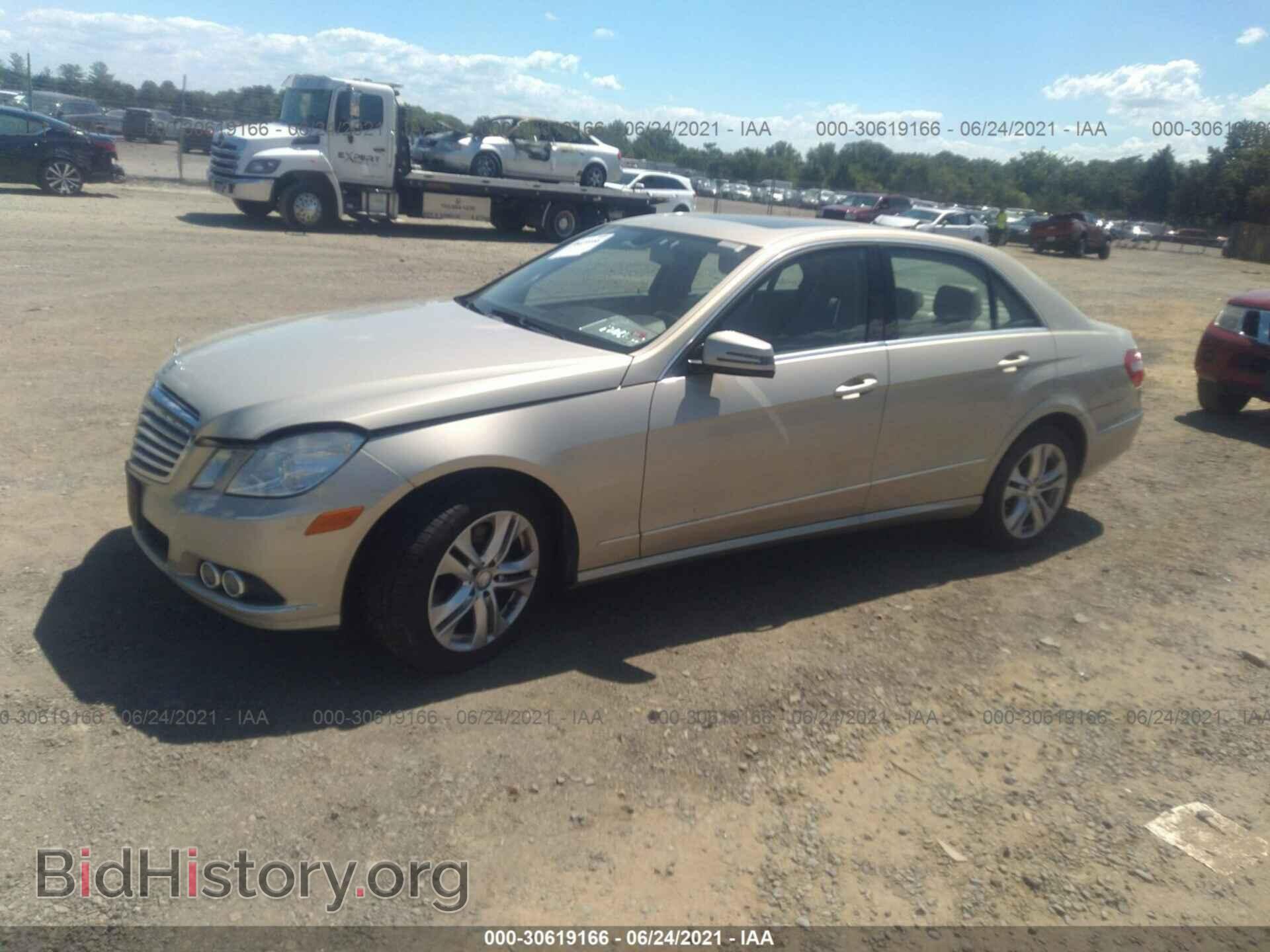 2011 MERCEDES-BENZ E-CLASS - VIN: WDDHF5GB7BA398445 - Фото 2