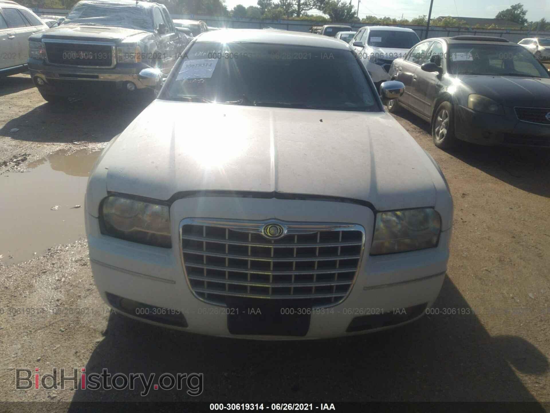 2010 CHRYSLER 300 - VIN: 2C3CA4CD3AH104855 - Фото 6