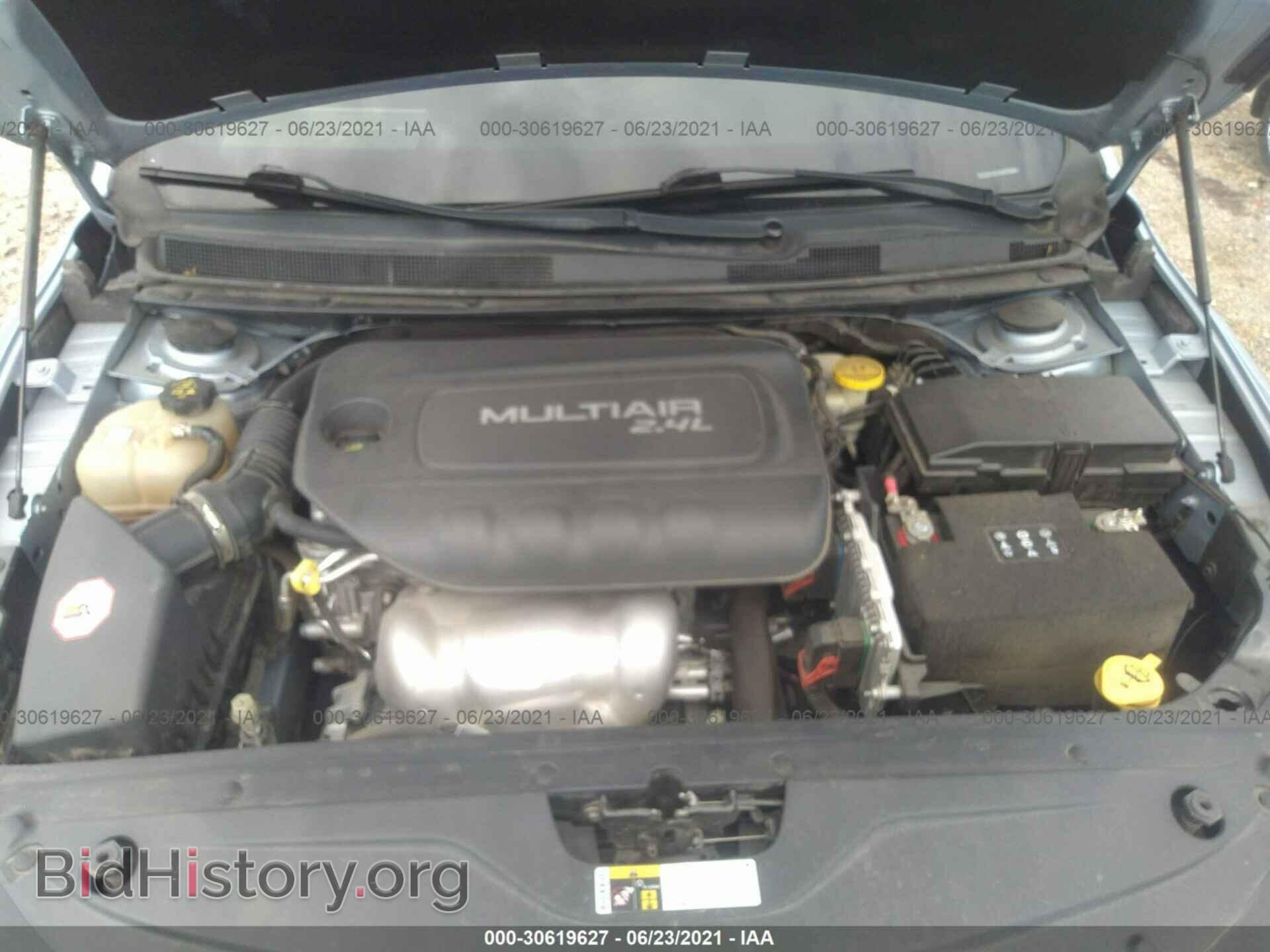 2015 CHRYSLER 200 - VIN: 1C3CCCAB1FN714984 - Фото 10