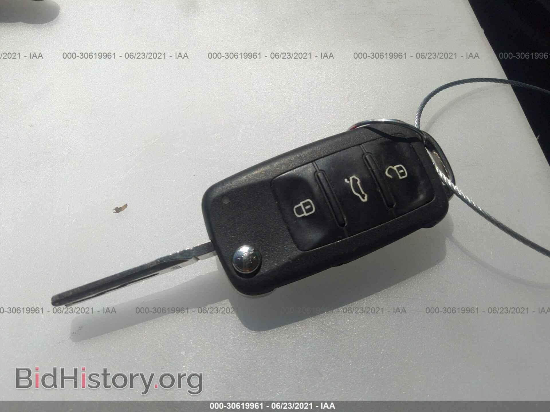 2012 VOLKSWAGEN BEETLE - VIN: 3VWJP7AT1CM613115 - Фото 11