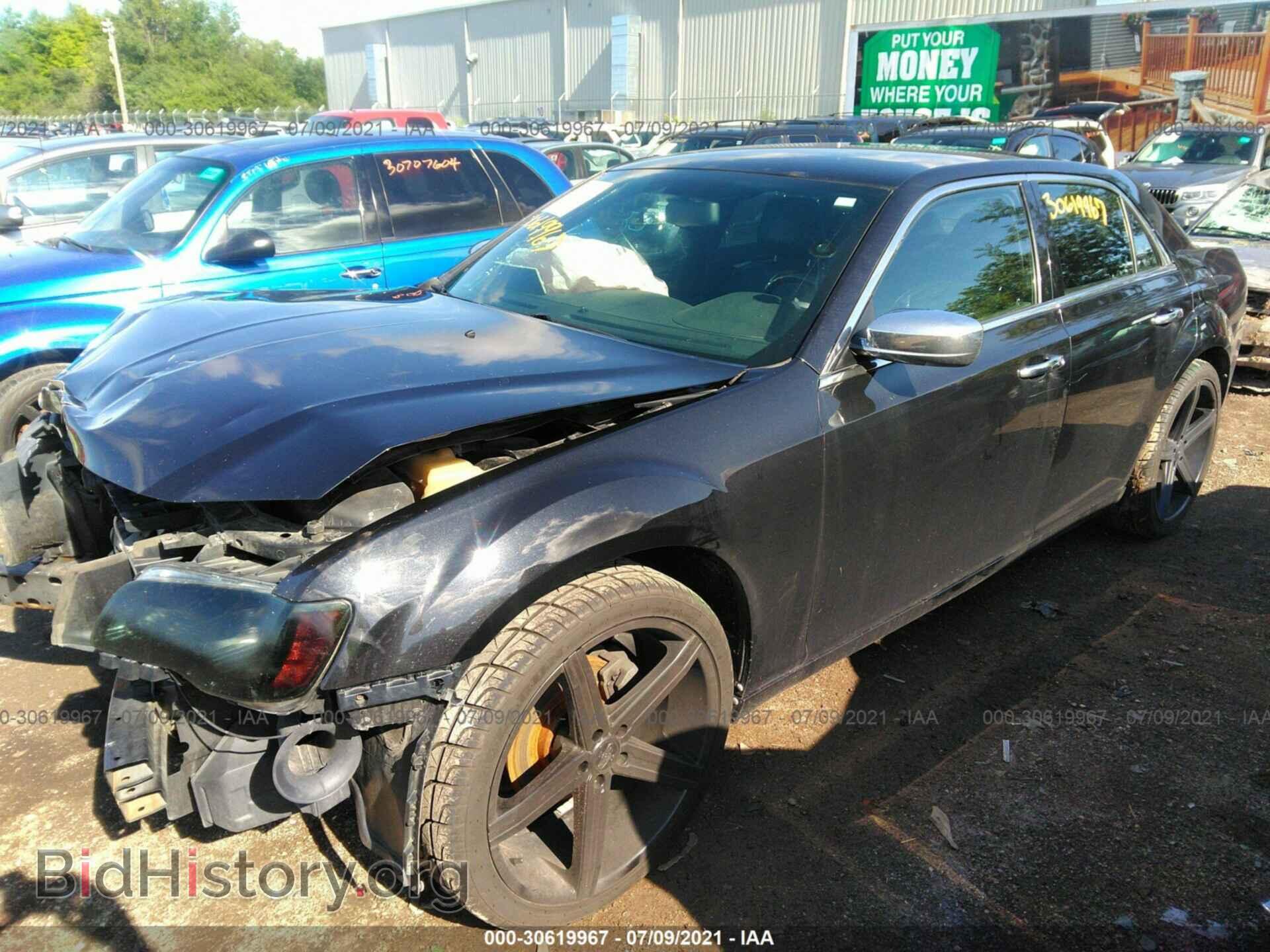 2011 CHRYSLER 300 - VIN: 2C3CA5CG6BH531917 - Фото 2
