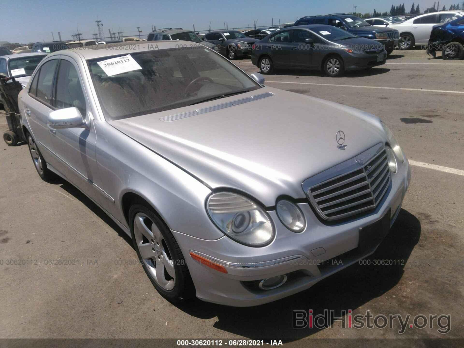 Photo WDBUF72XX7A994498 - MERCEDES-BENZ E-CLASS 2007