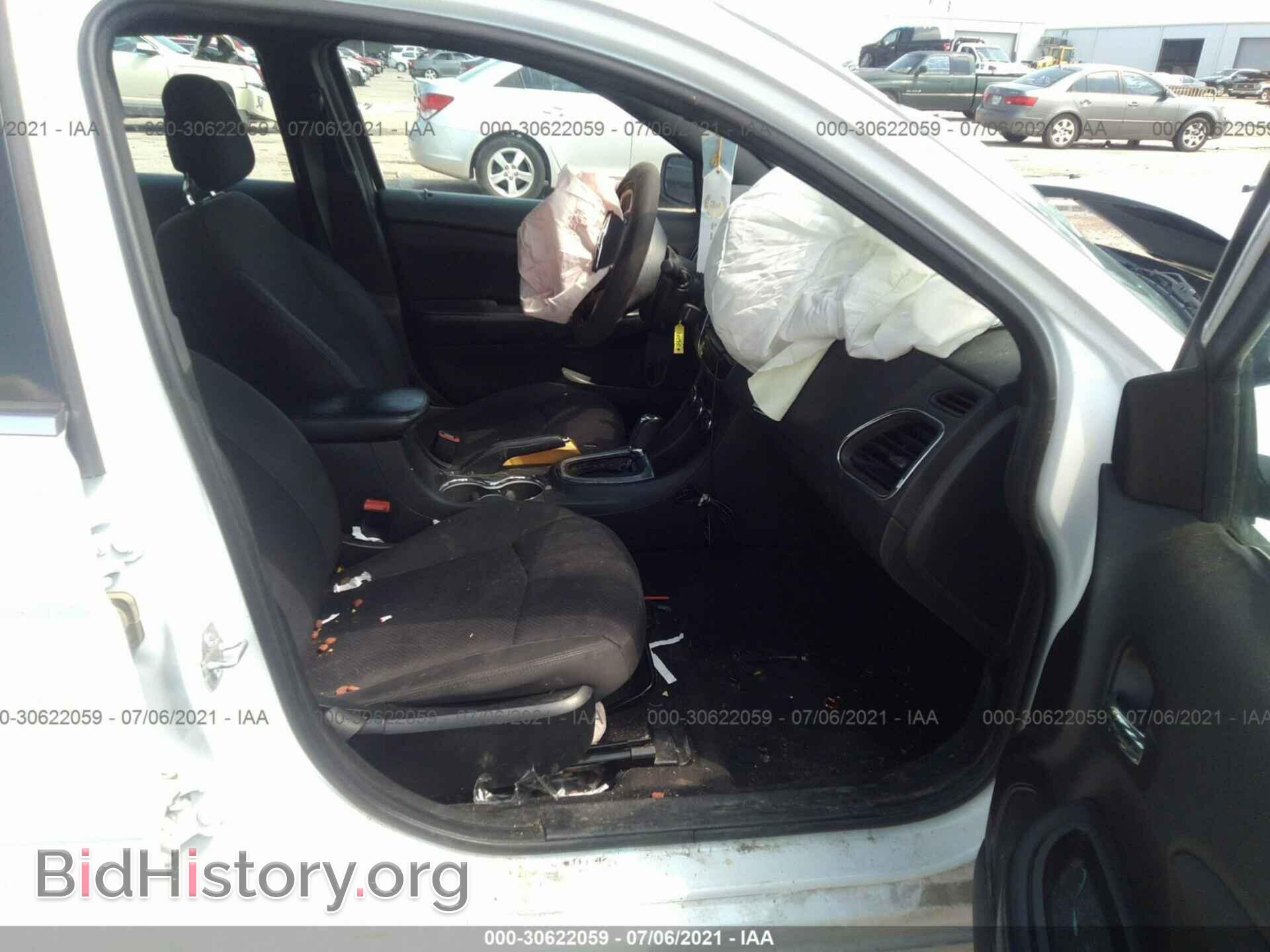 2014 CHRYSLER 200 - VIN: 1C3CCBBB8EN214201 - Фото 5