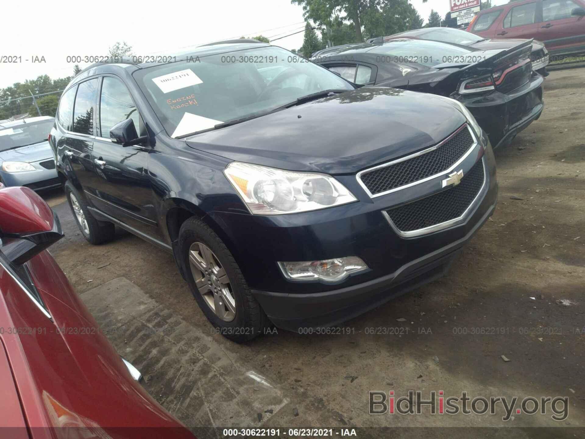 Photo 1GNKVGED6BJ402981 - CHEVROLET TRAVERSE 2011