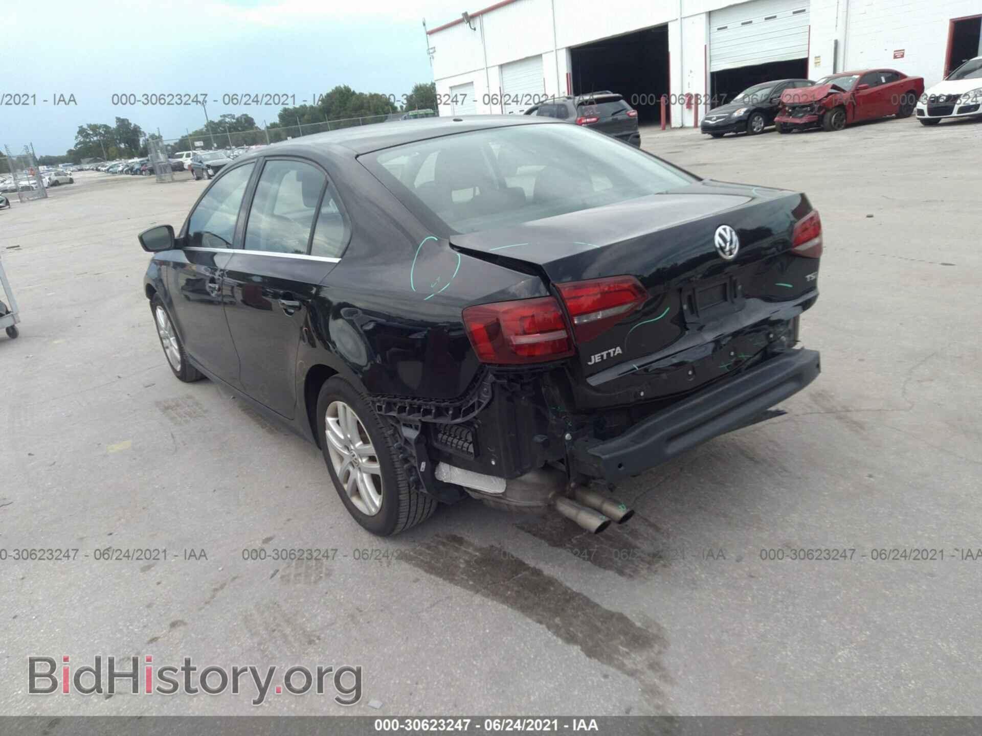 2017 VOLKSWAGEN JETTA - VIN: 3VW2B7AJ1HM370284 - Фото 3