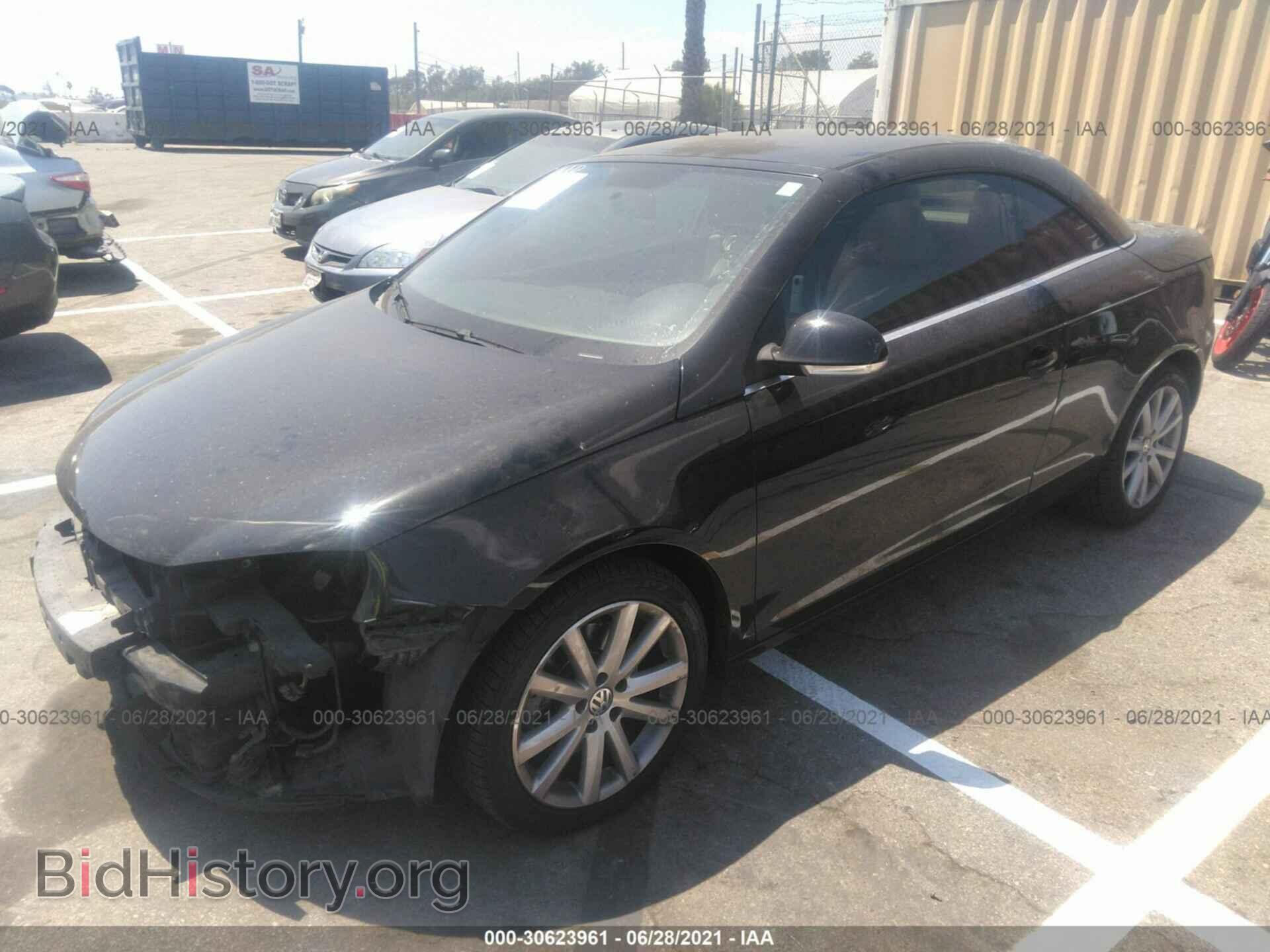 2007 VOLKSWAGEN EOS - VIN: WVWBA71FX7V052346 - Фото 2