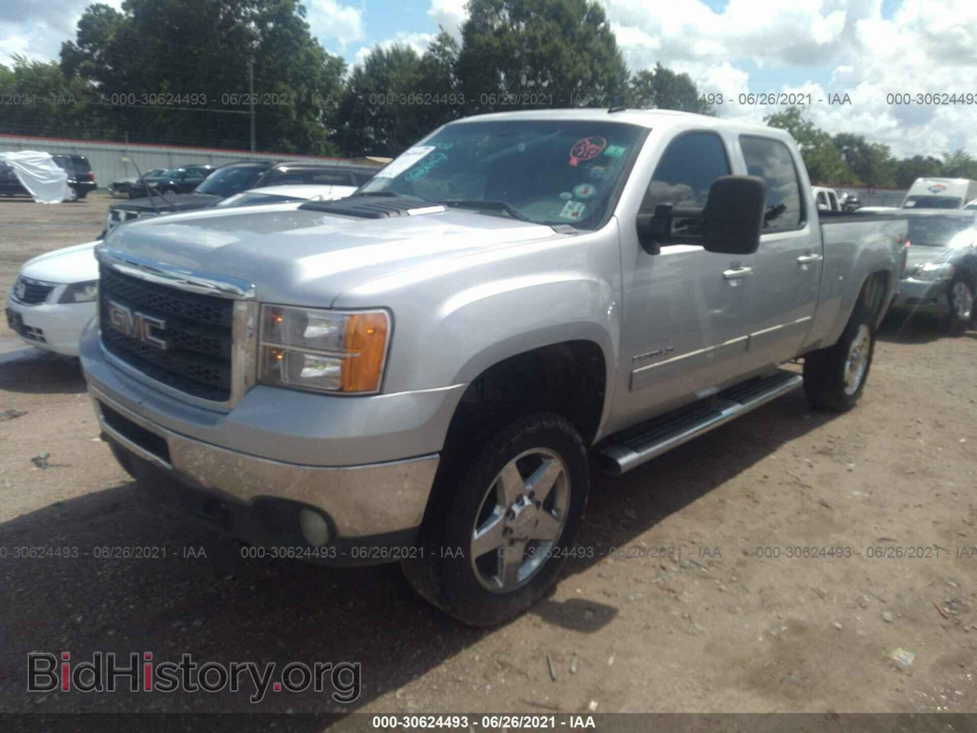 2011 GMC SIERRA 2500HD - VIN: 1GT121E88BF108062 - Фото 2
