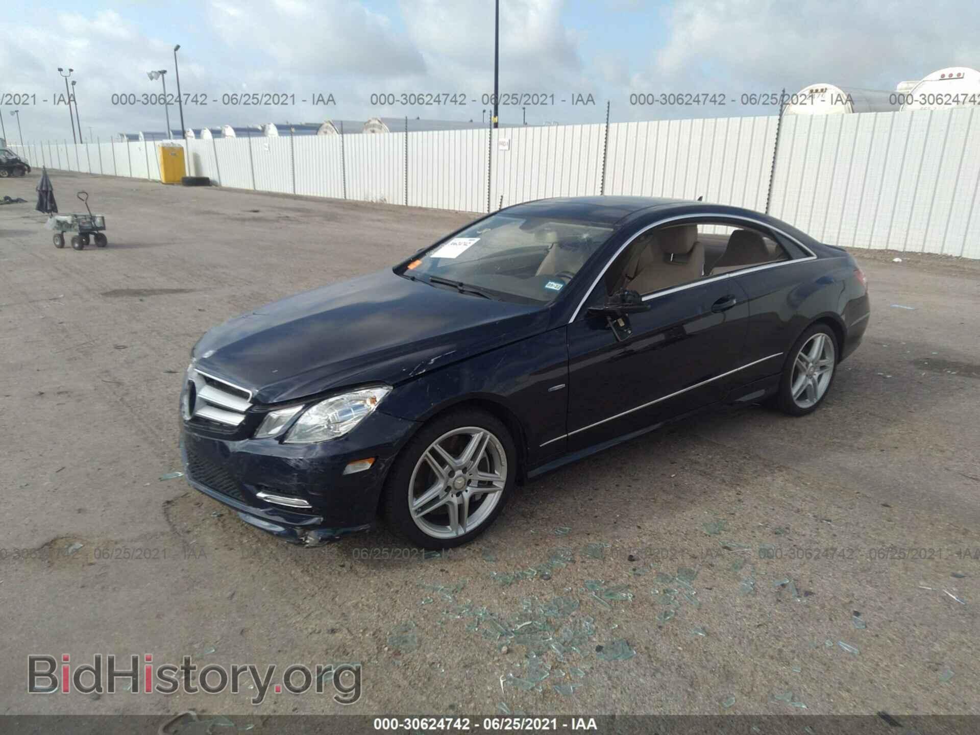 2012 MERCEDES-BENZ E-CLASS - VIN: WDDKJ7DB9CF146446 - Фото 2