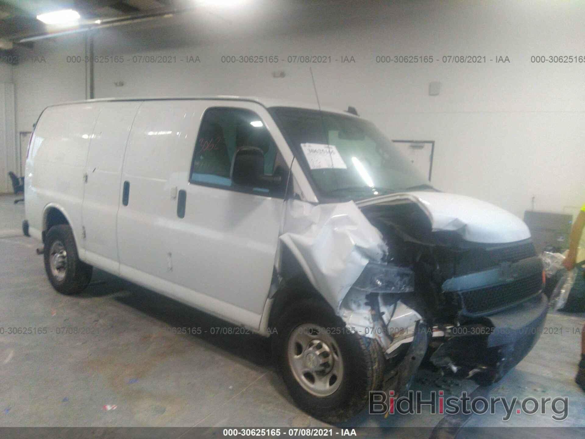 Photo 1GCWGAFP2J1167259 - CHEVROLET EXPRESS CARGO VAN 2018