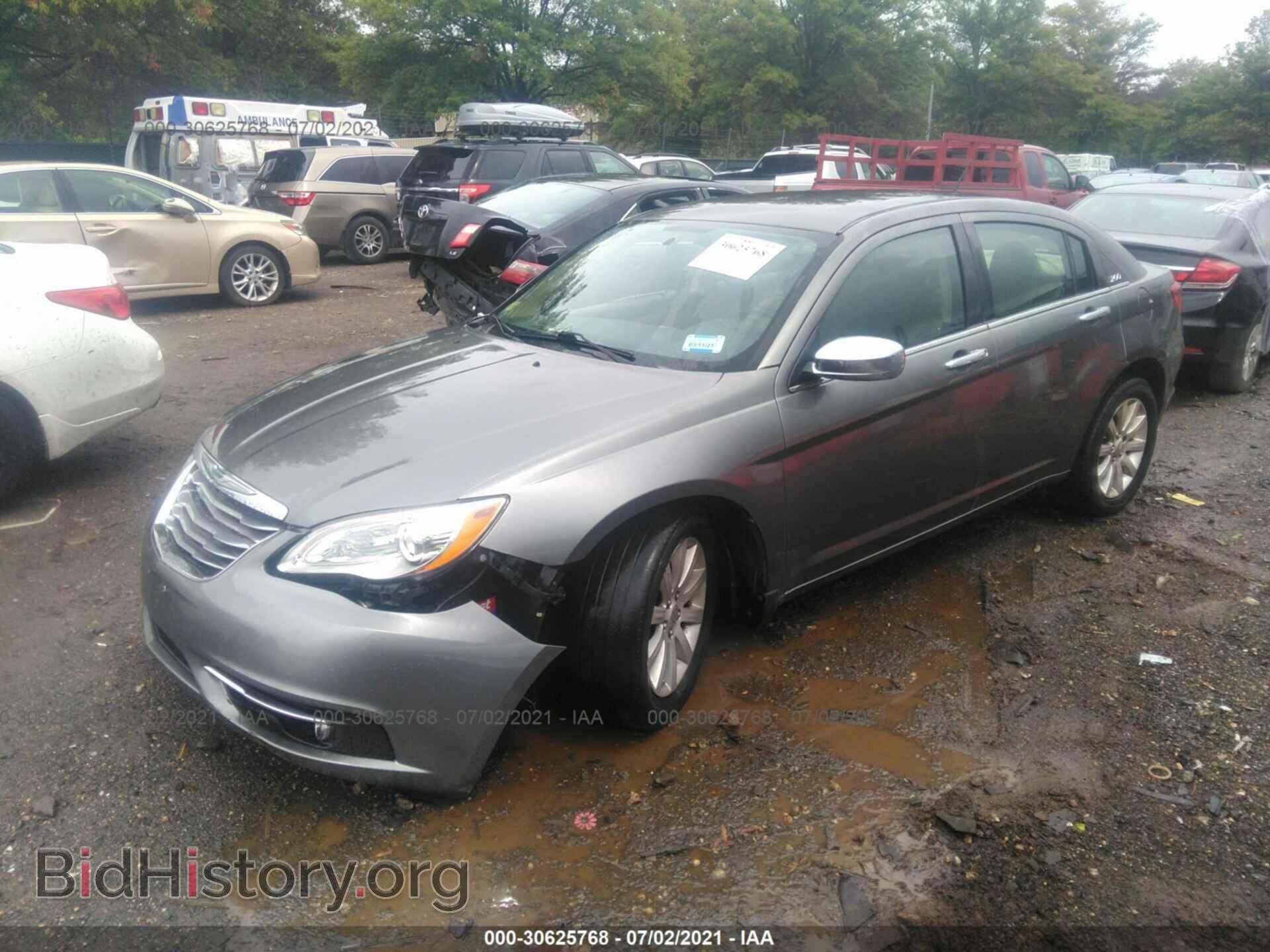 2013 CHRYSLER 200 - VIN: 1C3CCBCB5DN583045 - Фото 2