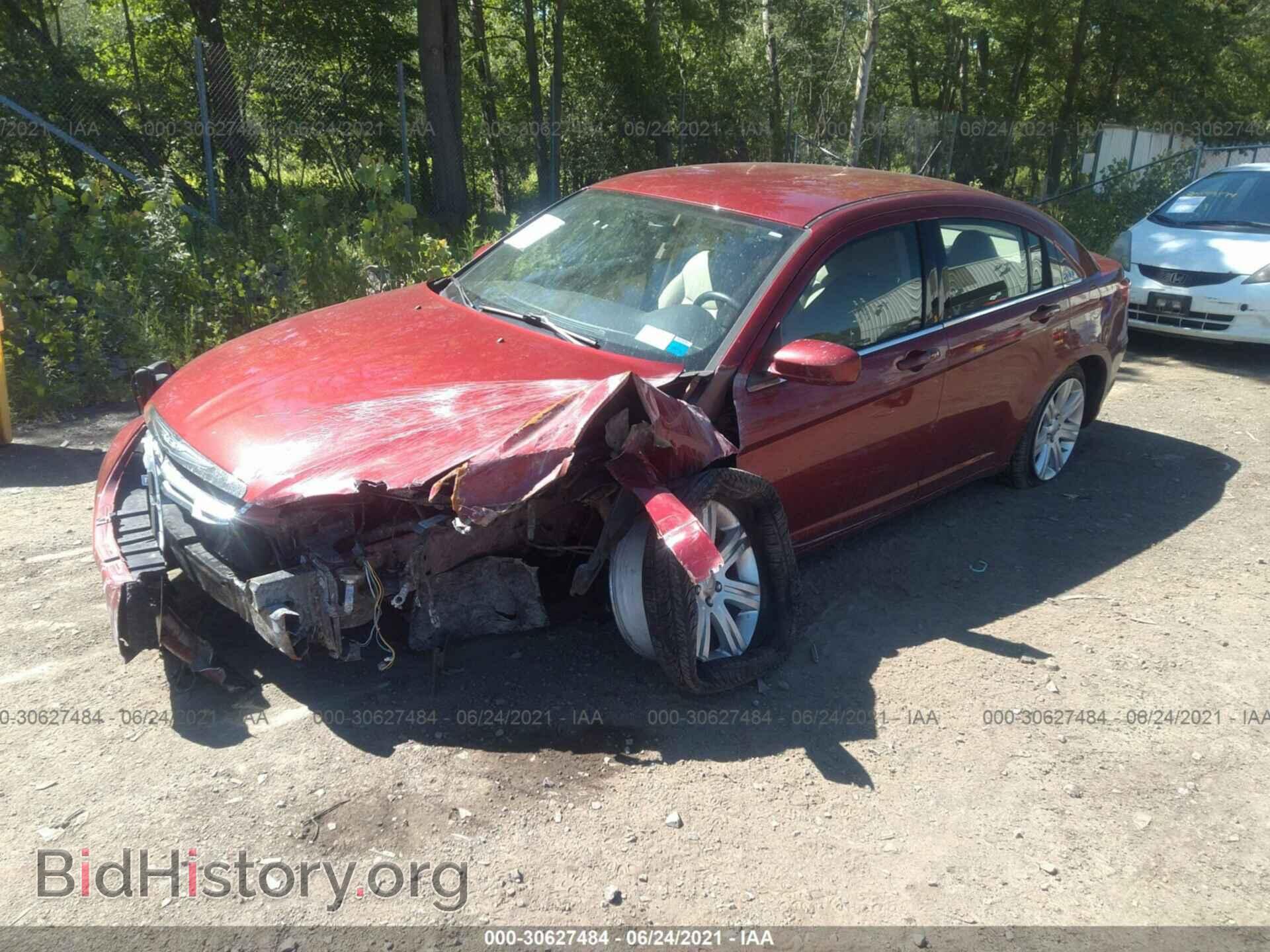 2013 CHRYSLER 200 - VIN: 1C3CCBBB2DN598359 - Photo 2