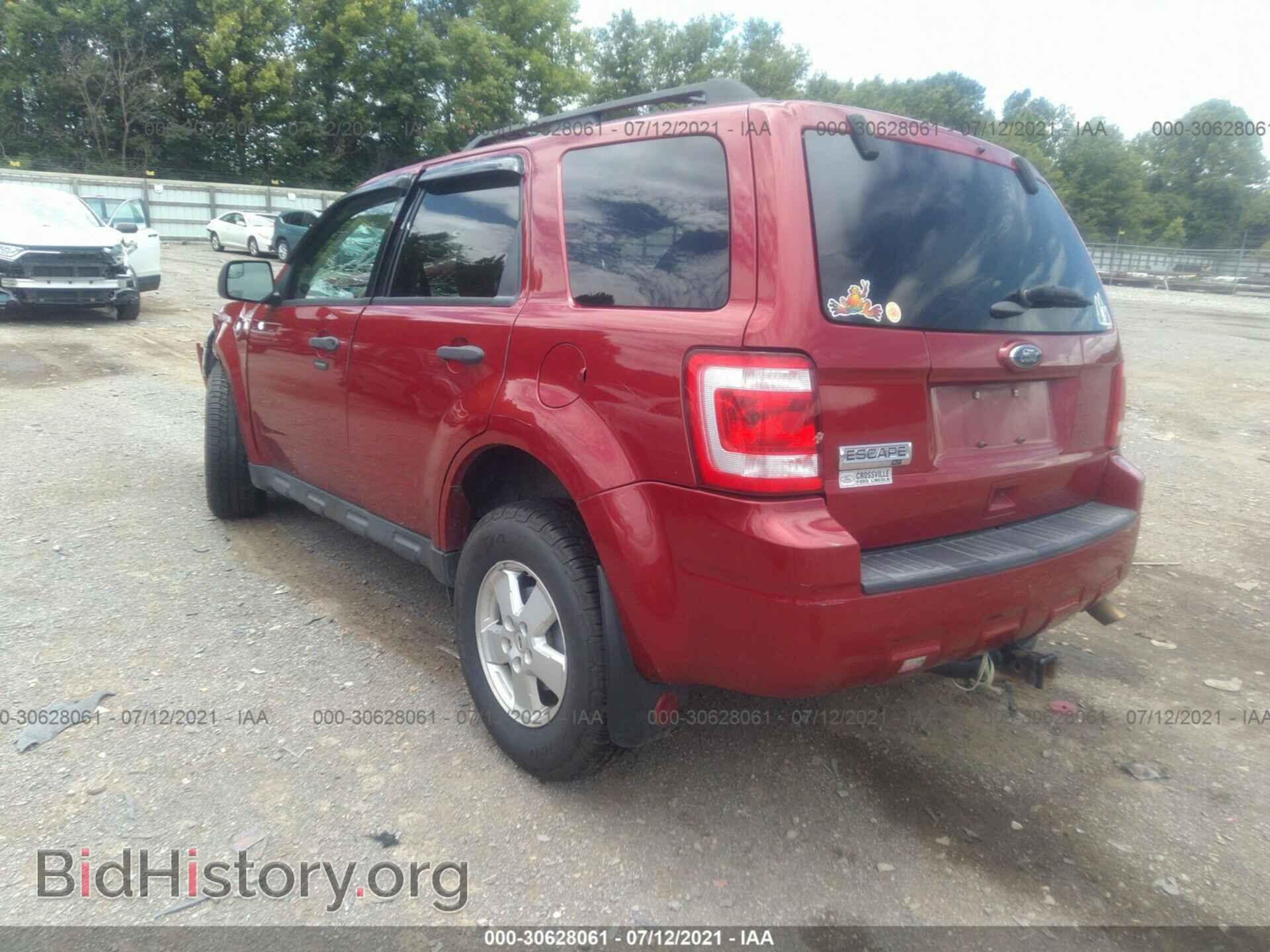 2011 FORD ESCAPE - VIN: 1FMCU0D73BKC18655 - Фото 3