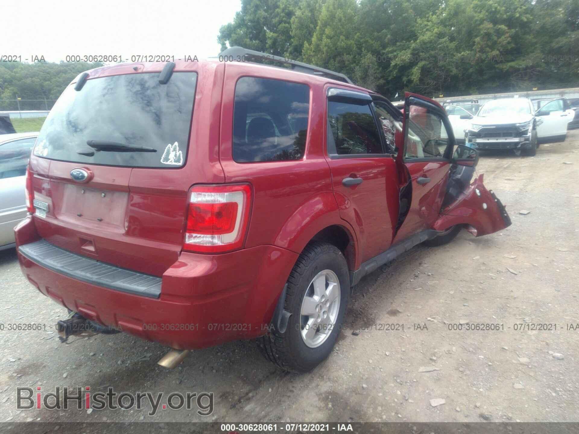 2011 FORD ESCAPE - VIN: 1FMCU0D73BKC18655 - Фото 4