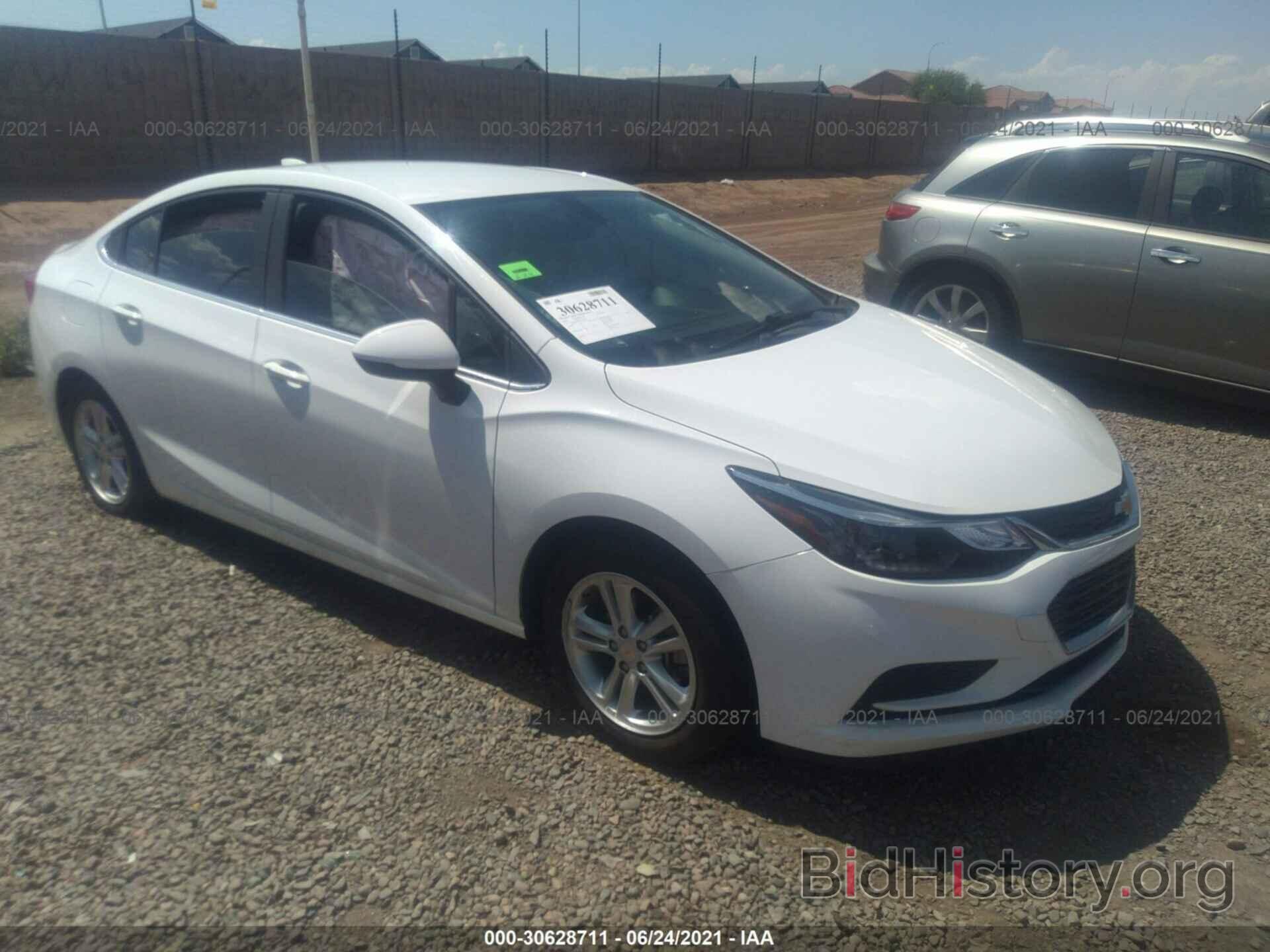 Photo 1G1BE5SM6H7206300 - CHEVROLET CRUZE 2017