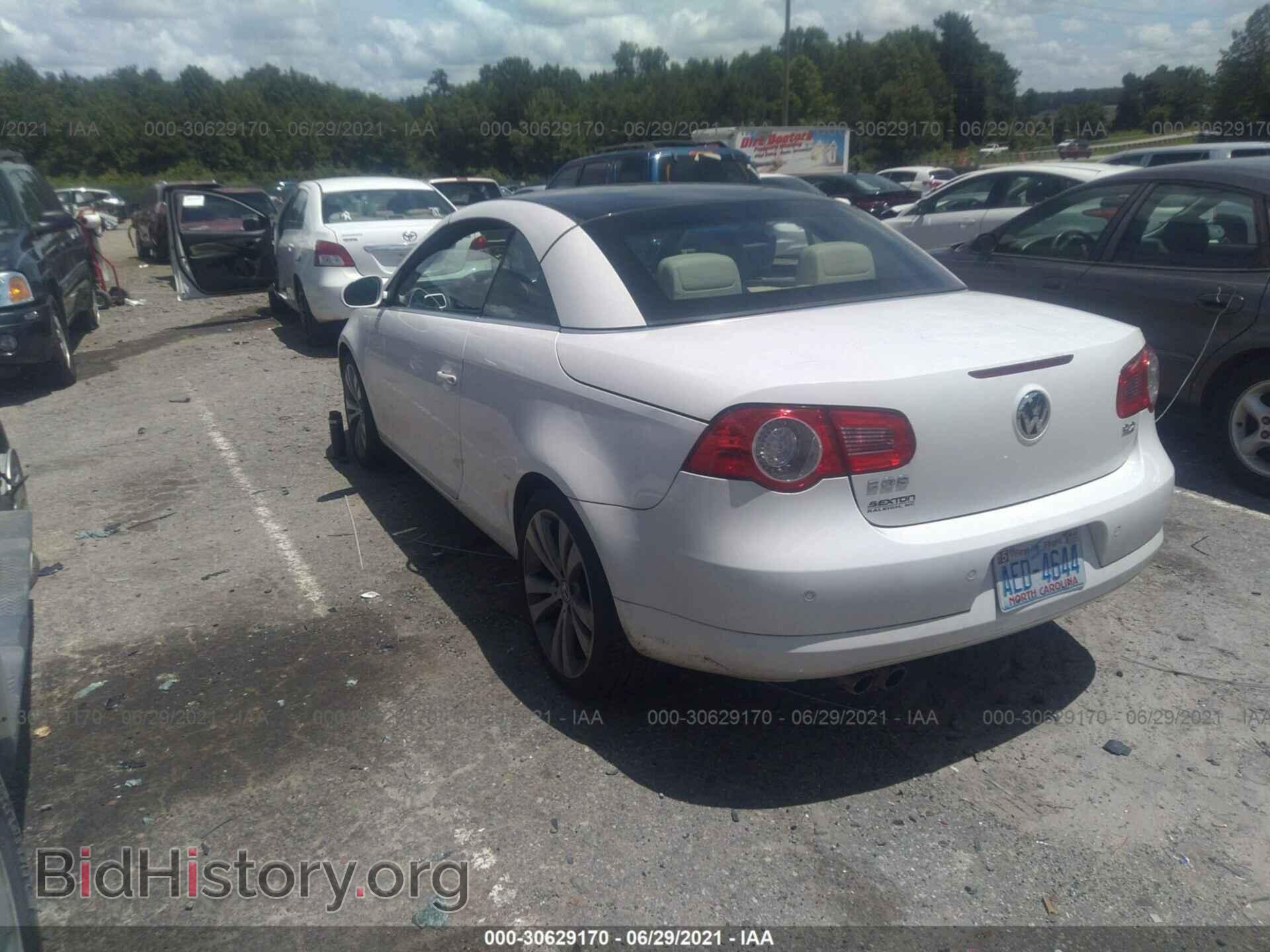2008 VOLKSWAGEN EOS - VIN: WVWDB71FX8V010430 - Фото 3