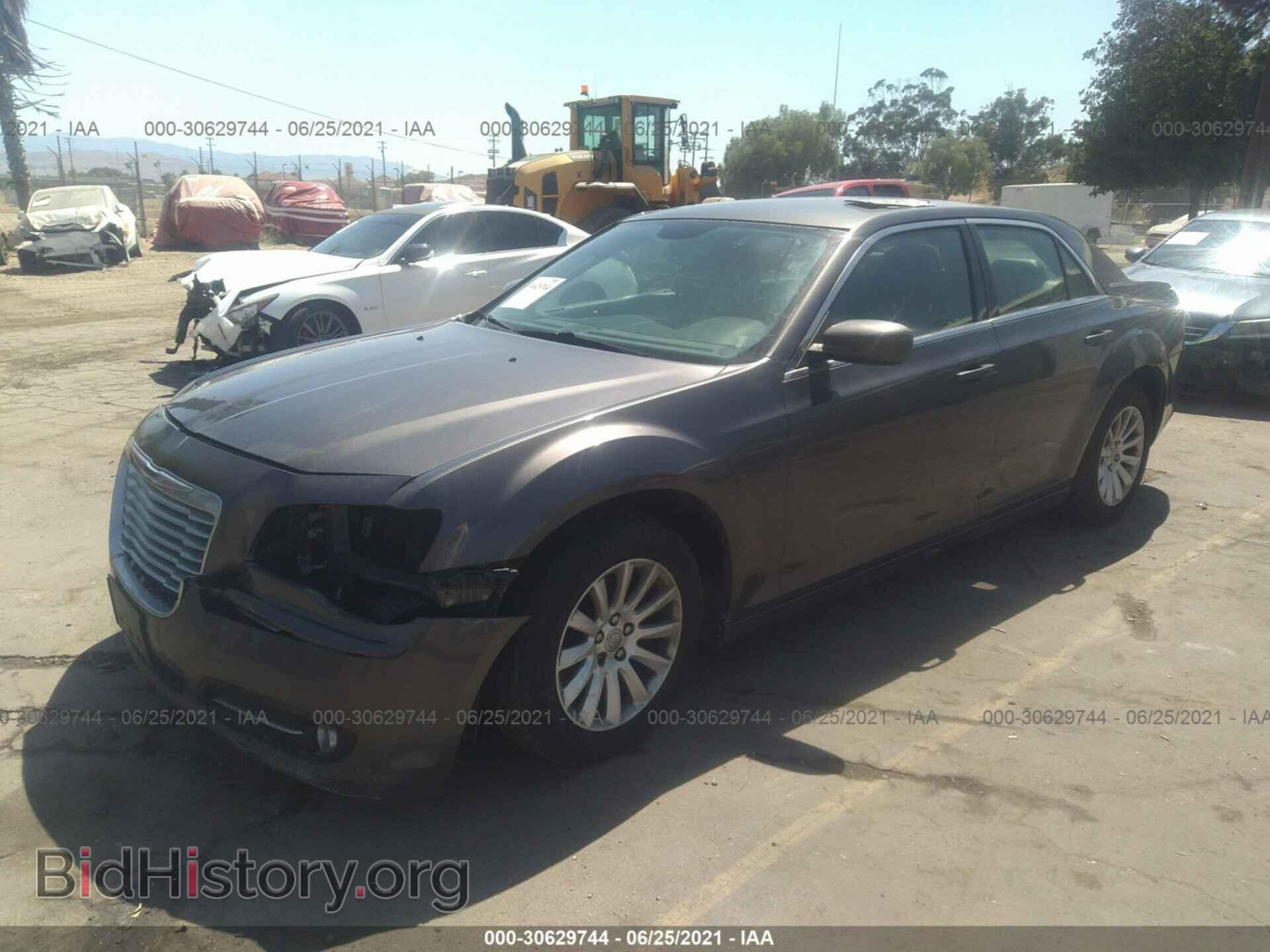 2014 CHRYSLER 300 - VIN: 2C3CCAAG7EH216456 - Фото 2