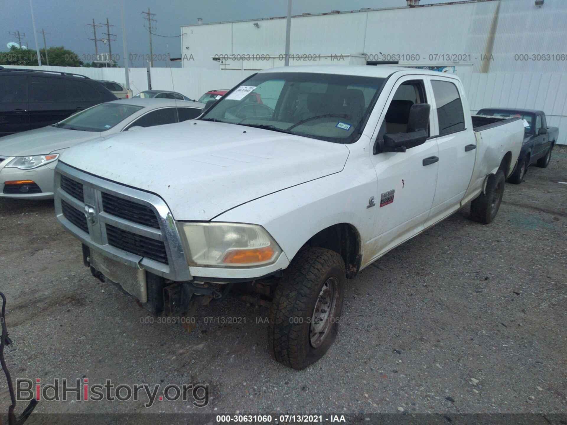 2011 RAM 2500 - VIN: 3D7UT2CL2BG619021 - Photo 2