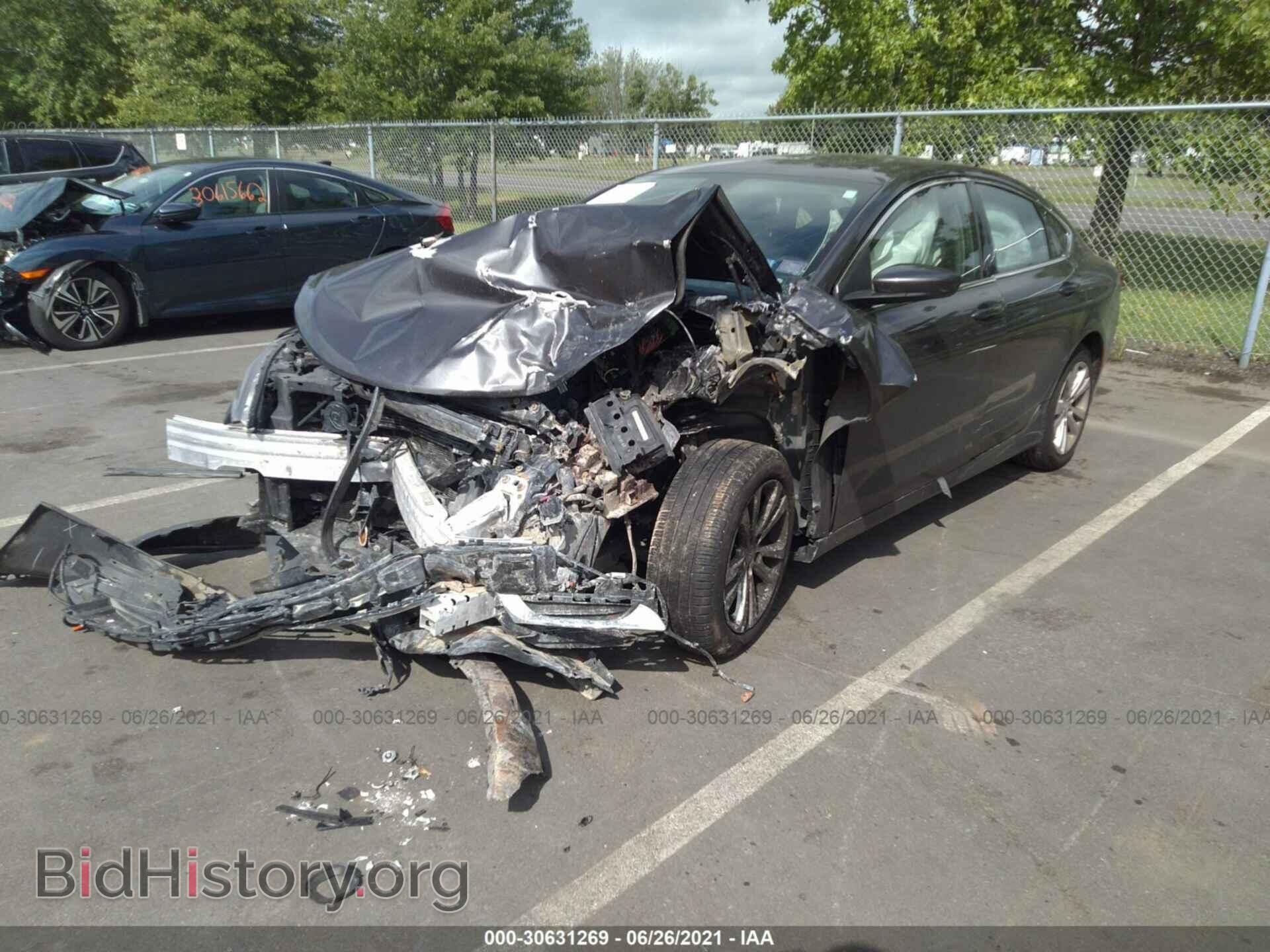 2015 CHRYSLER 200 - VIN: 1C3CCCAB2FN637042 - Фото 2