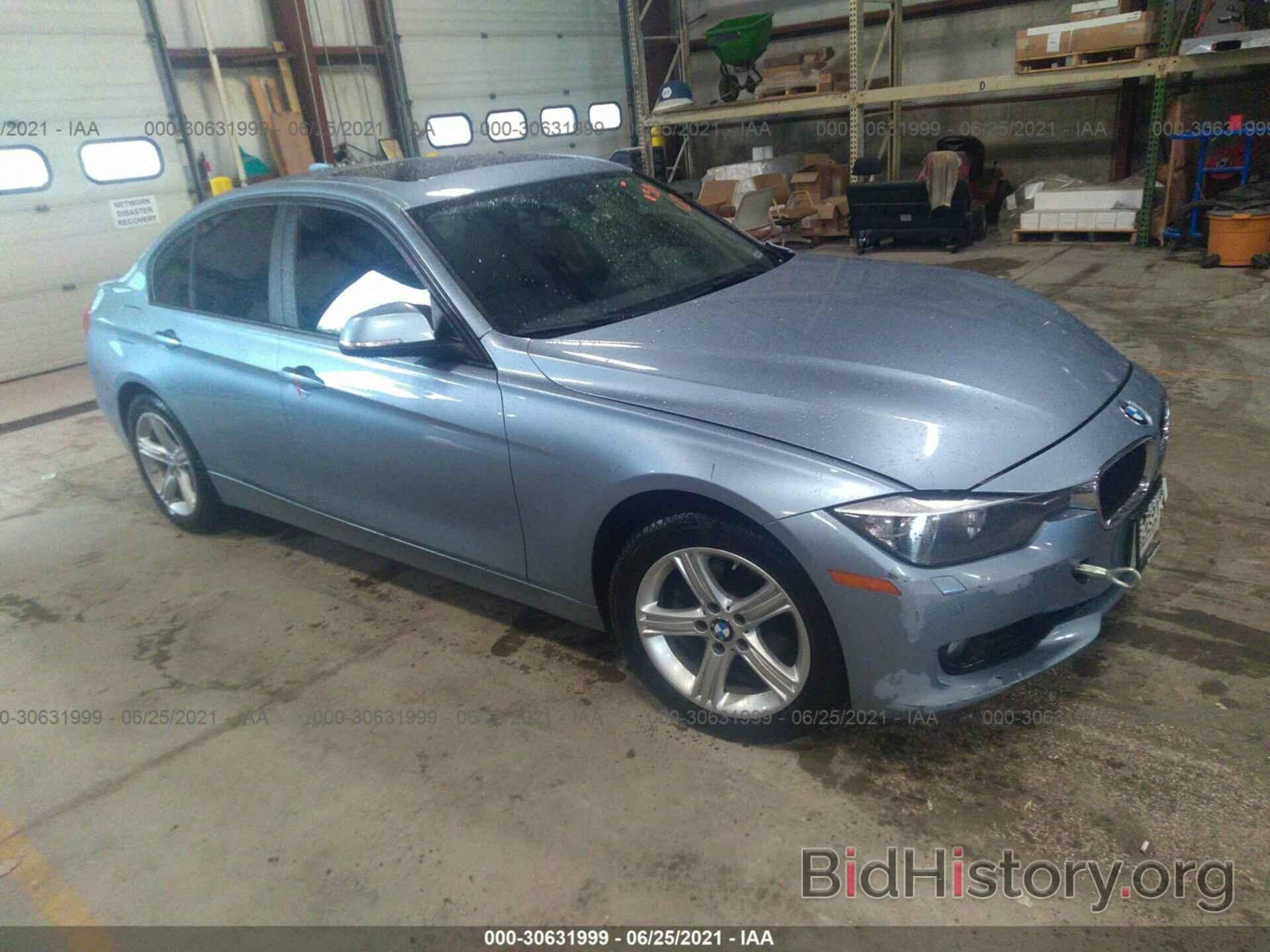 Photo WBA3B5C55DF598517 - BMW 3 SERIES 2013