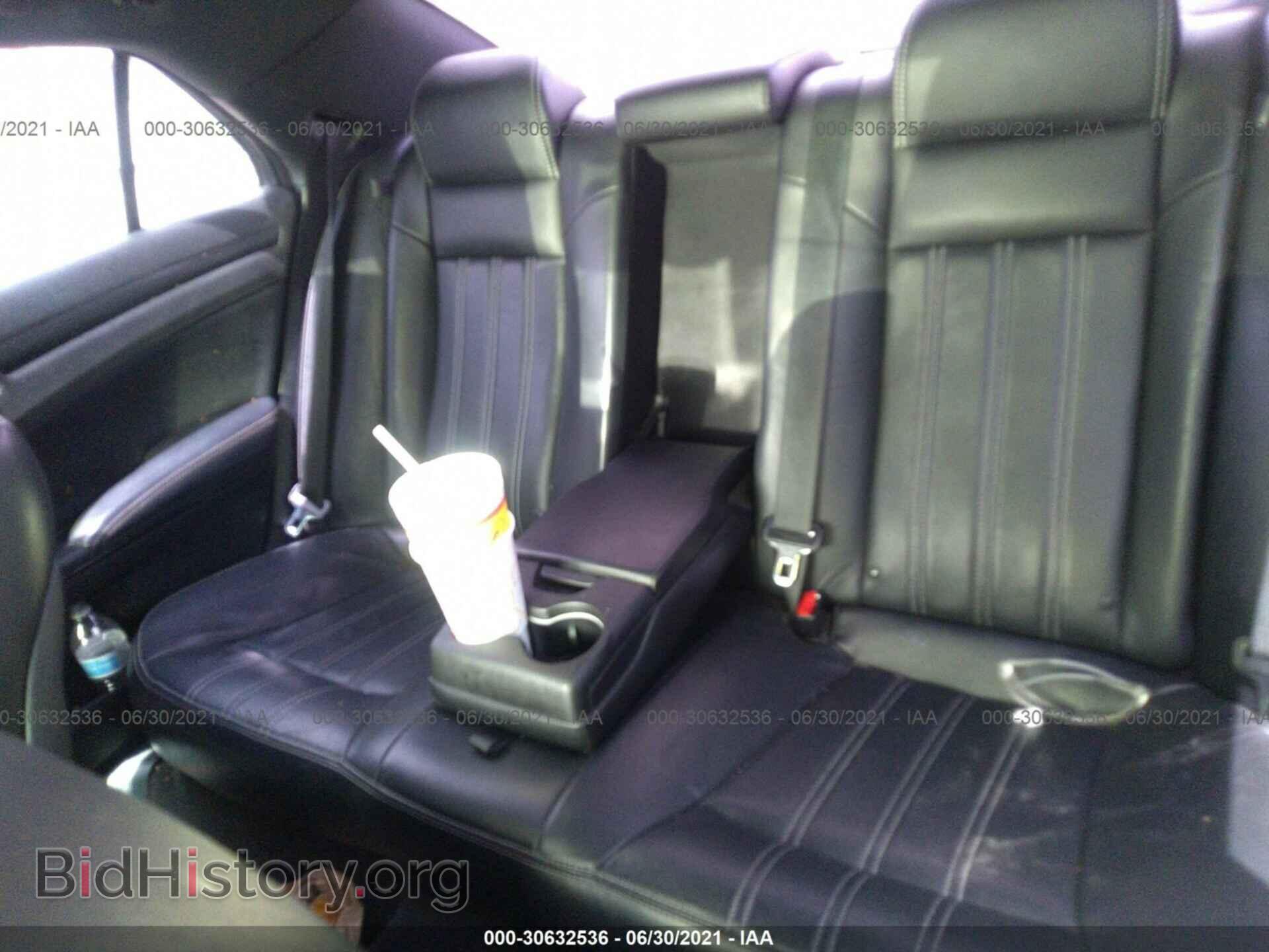 2016 CHRYSLER 300 - VIN: 2C3CCABG3GH167595 - Фото 8