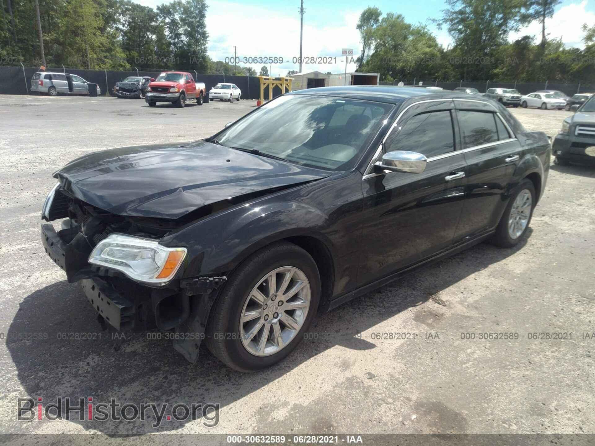 2012 CHRYSLER 300 - VIN: 2C3CCACG8CH250593 - Фото 2