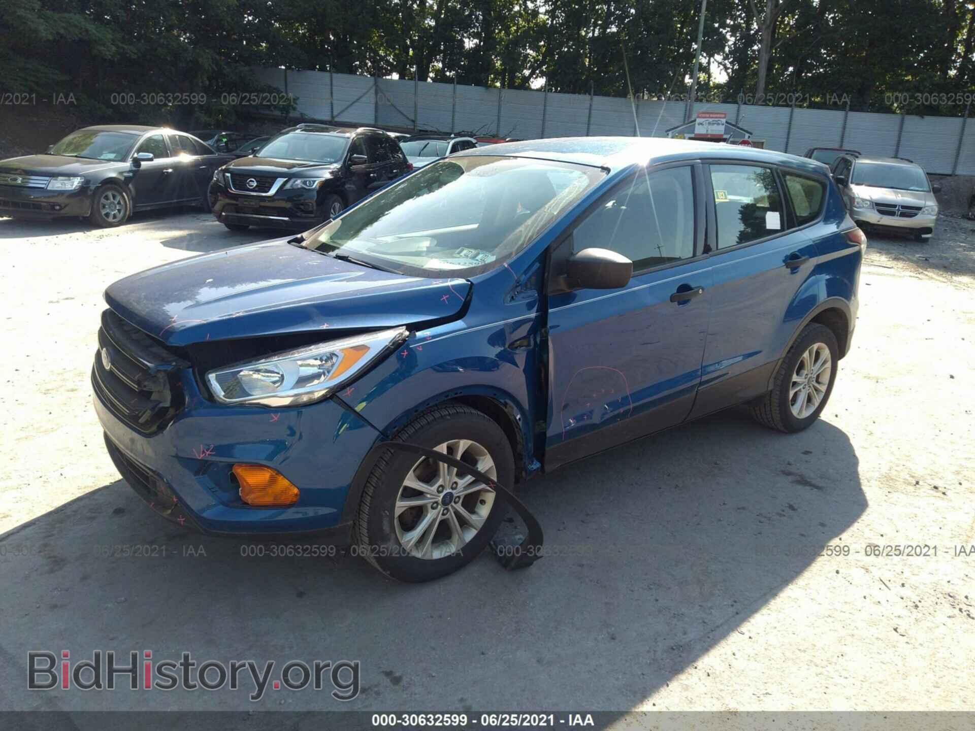 2017 FORD ESCAPE - VIN: 1FMCU0F73HUB00132 - Photo 2