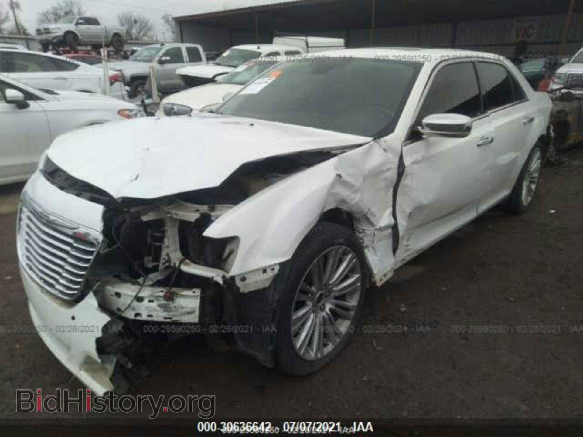 2011 CHRYSLER 300 - VIN: 2C3CA6CT0BH580078 - Фото 2