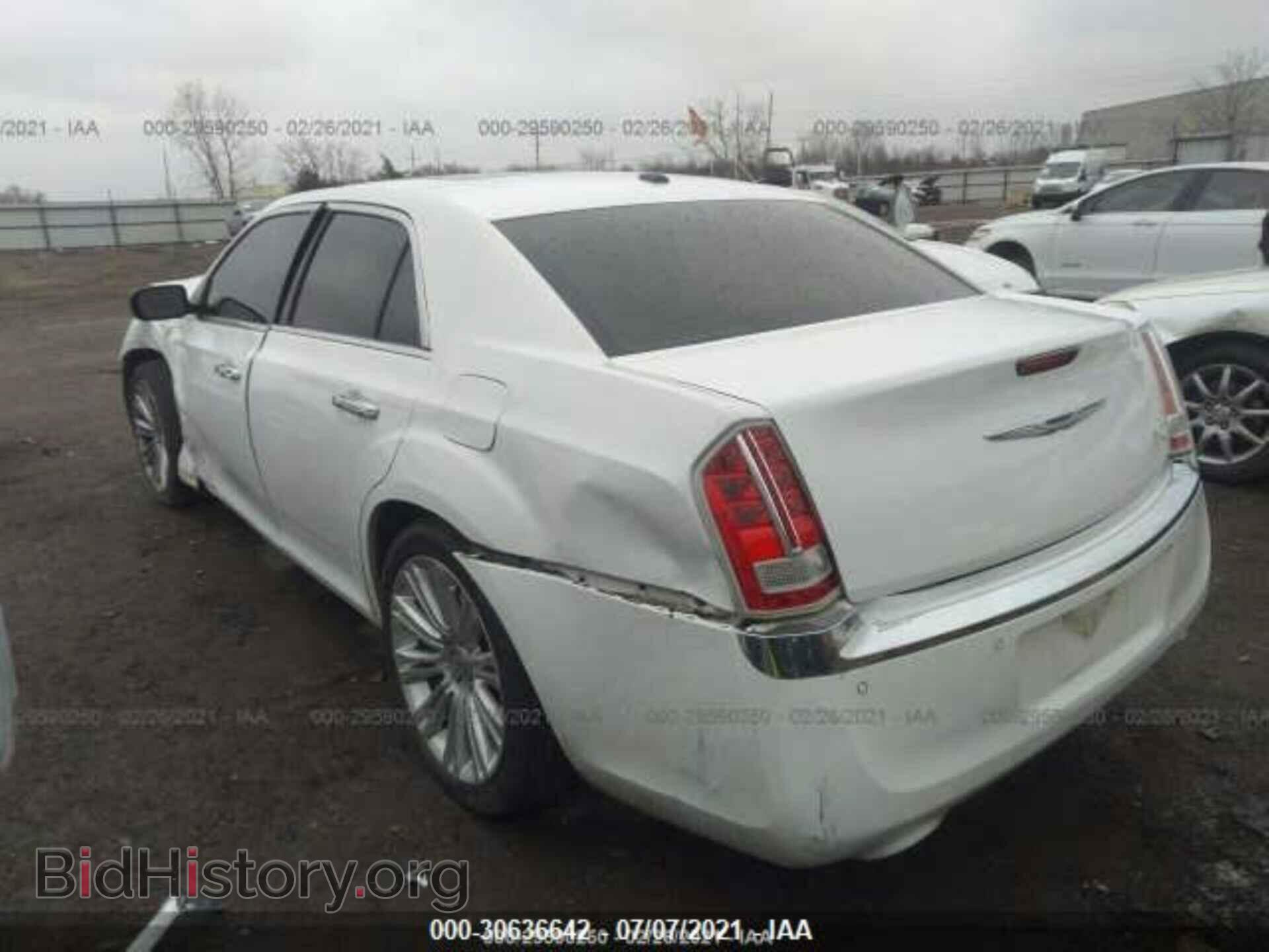 2011 CHRYSLER 300 - VIN: 2C3CA6CT0BH580078 - Фото 3