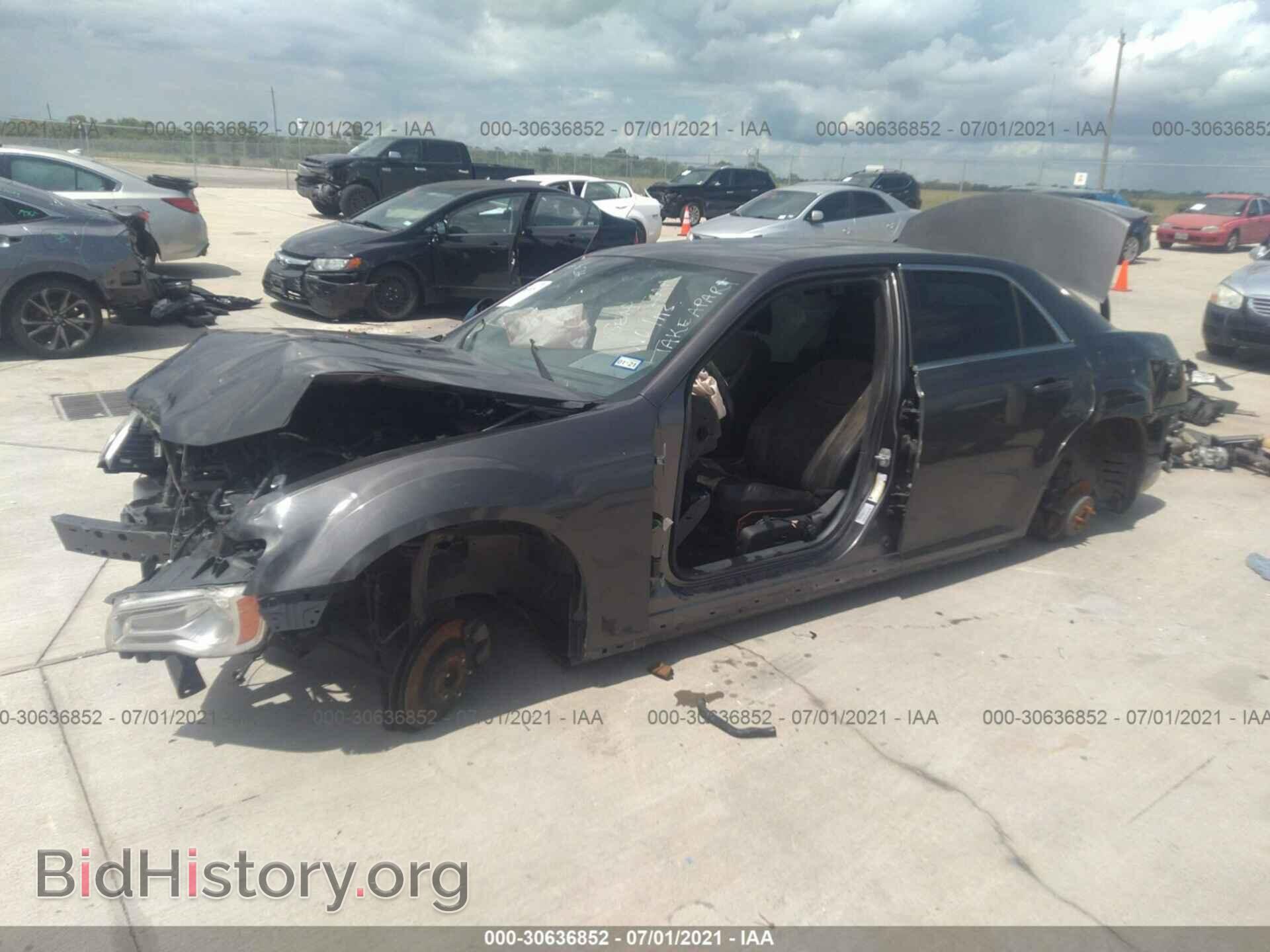 2014 CHRYSLER 300 - VIN: 2C3CCAAG8EH354474 - Фото 2