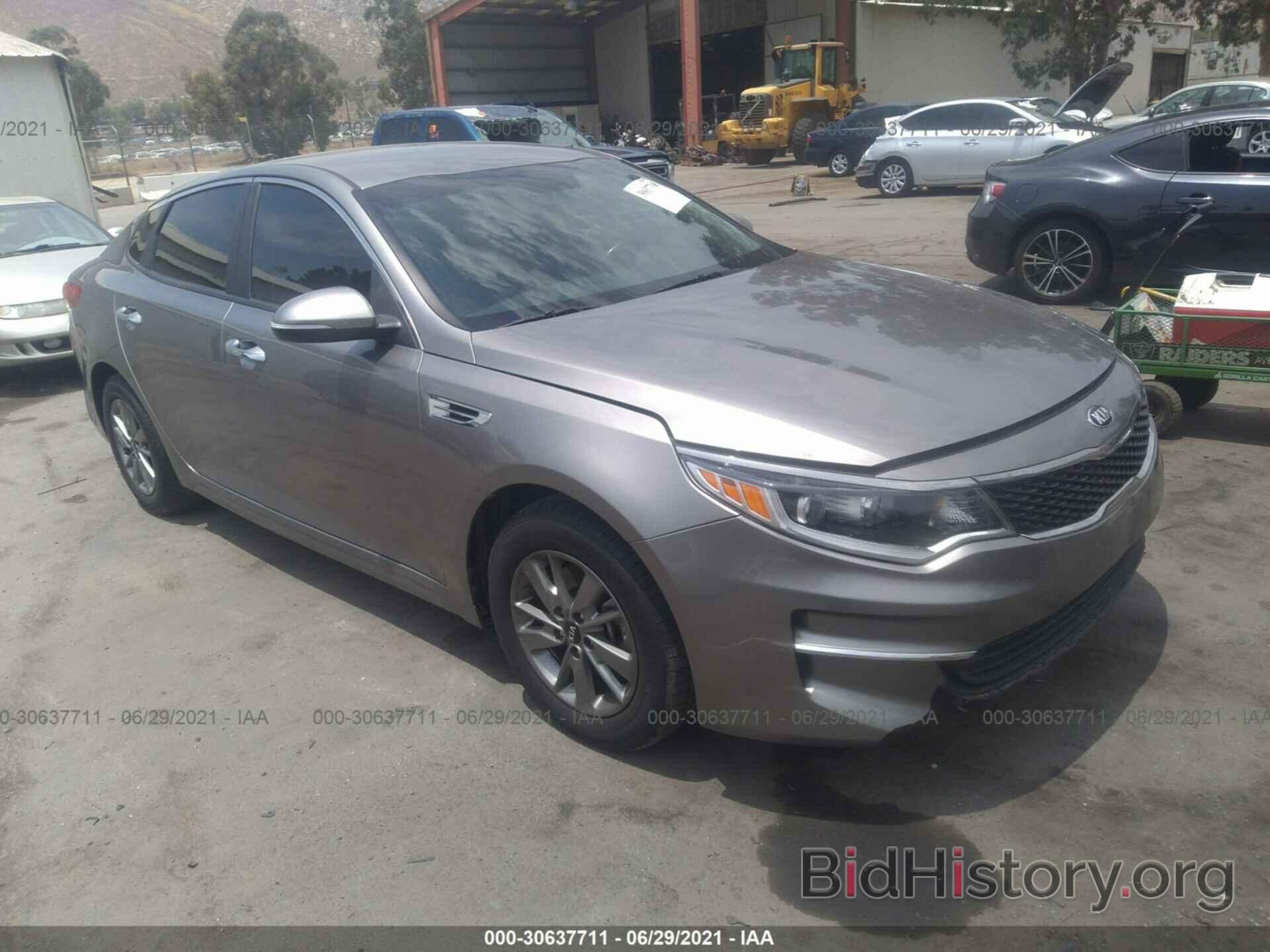 Photo 5XXGT4L16JG215402 - KIA OPTIMA 2018