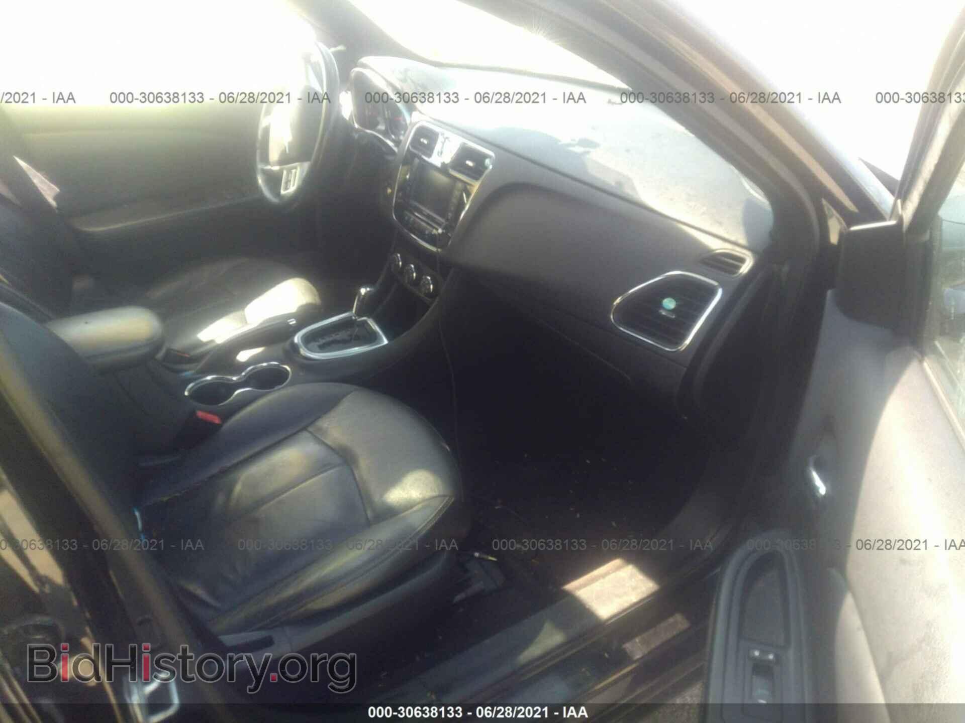 2011 CHRYSLER 200 - VIN: 1C3BC2FB3BN584425 - Фото 5