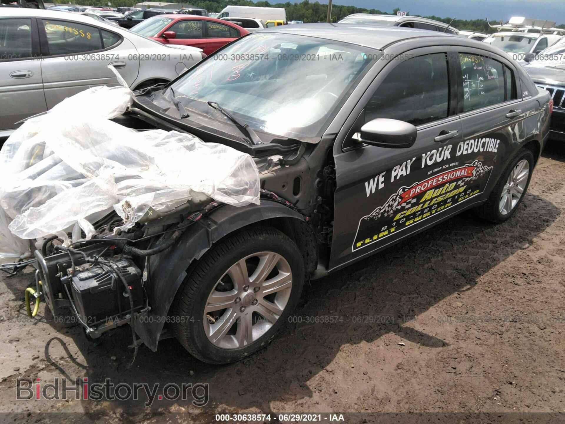 2013 CHRYSLER 200 - VIN: 1C3CCBBB2DN513844 - Photo 2